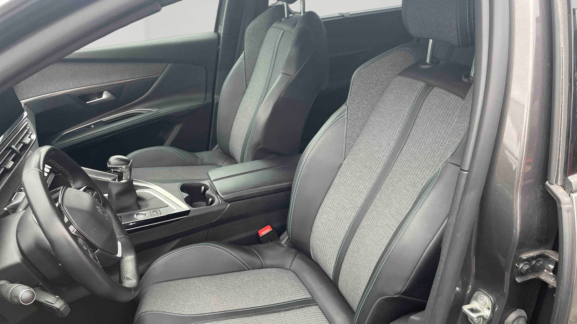 PEUGEOT 5008 ALLURE PK PTECH 130 S&S BVM6