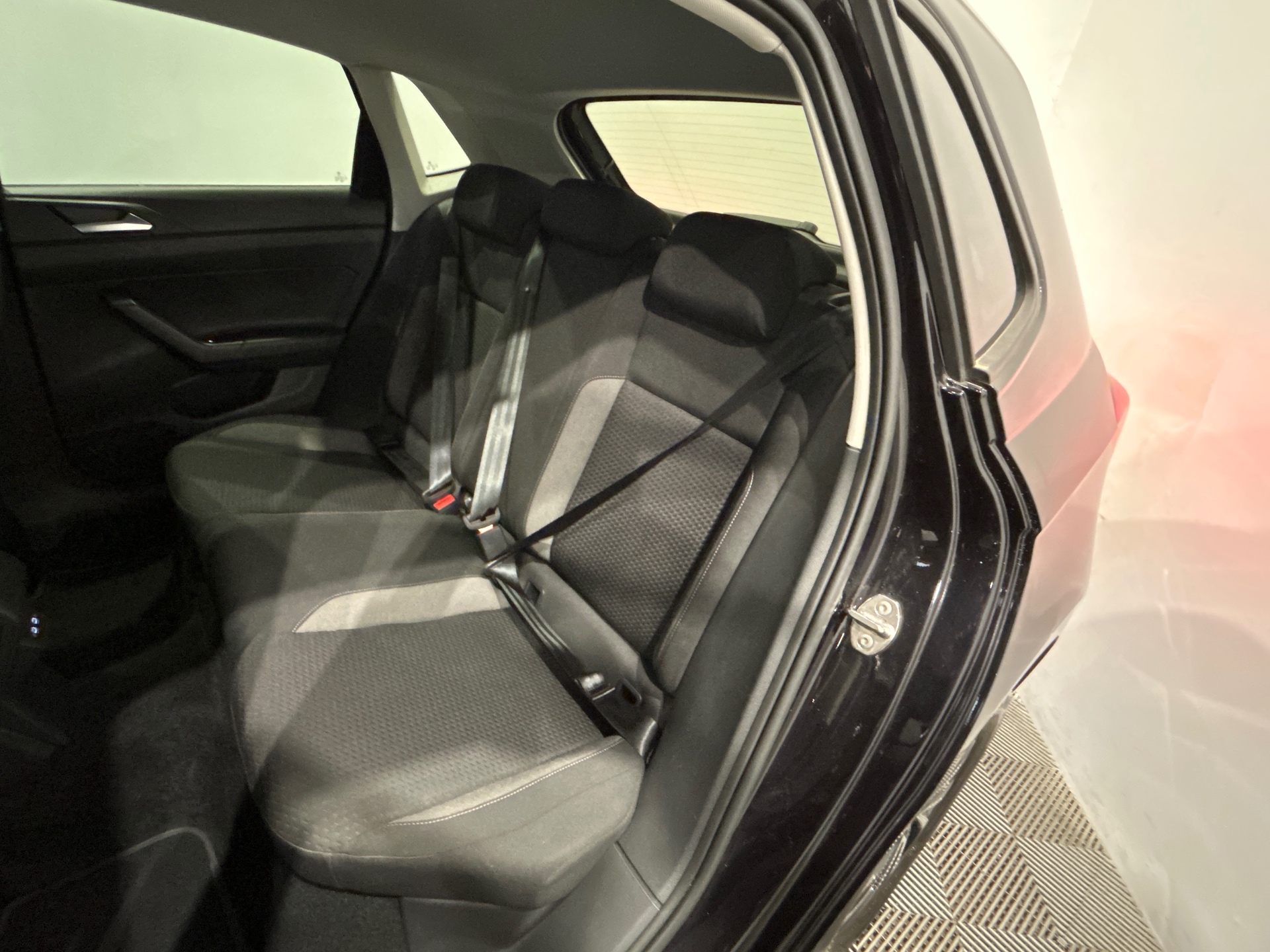 VOLKSWAGEN POLO VW Edition 1.0 TSI 95