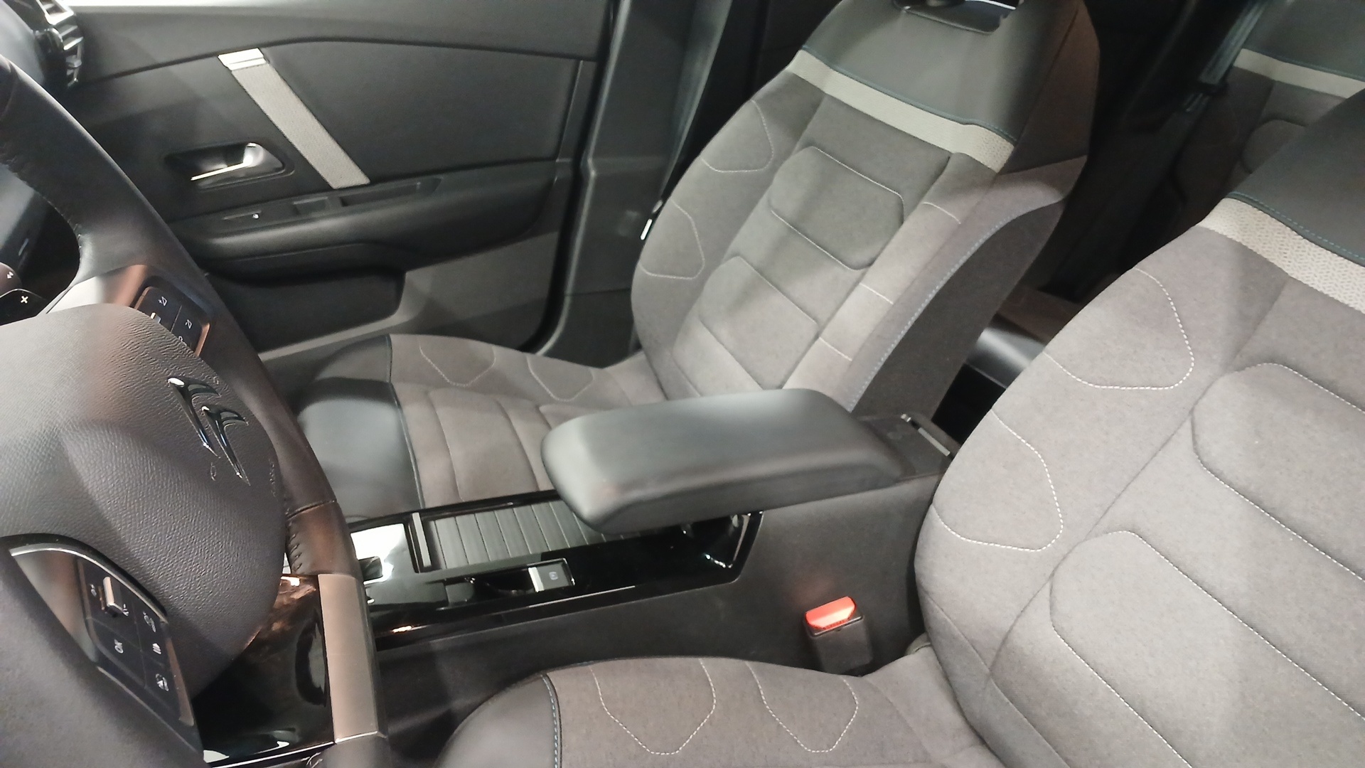 CITROEN C4 PureTech 130 EAT8 Plus