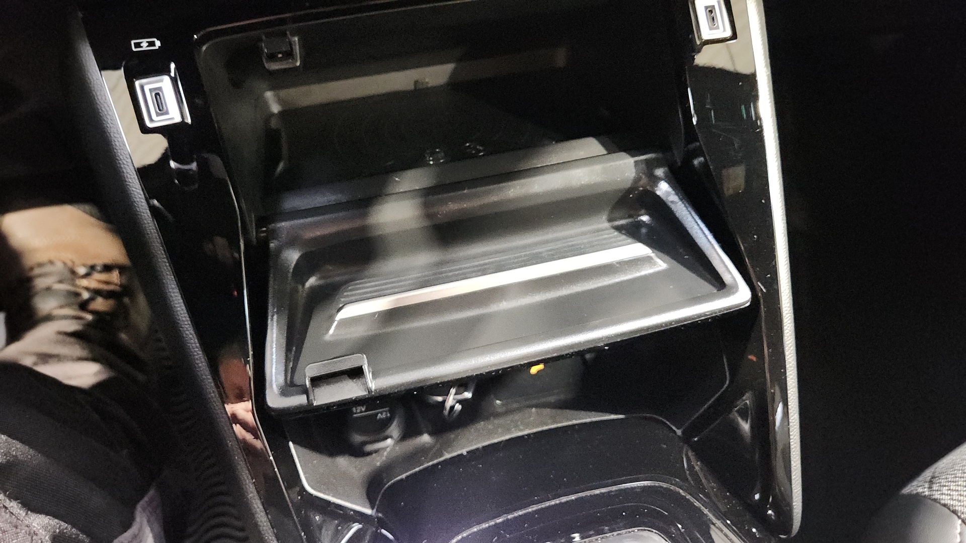 PEUGEOT 2008 Hybrid 145 ch e-DCS6 Allure - 5P