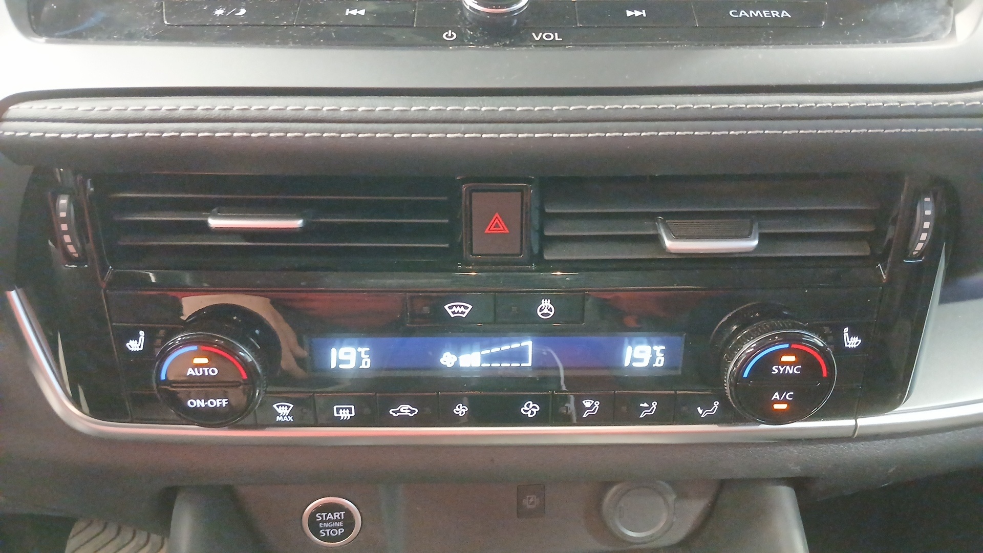 NISSAN QASHQAI Mild Hybrid 158 ch Xtronic N-Connecta
