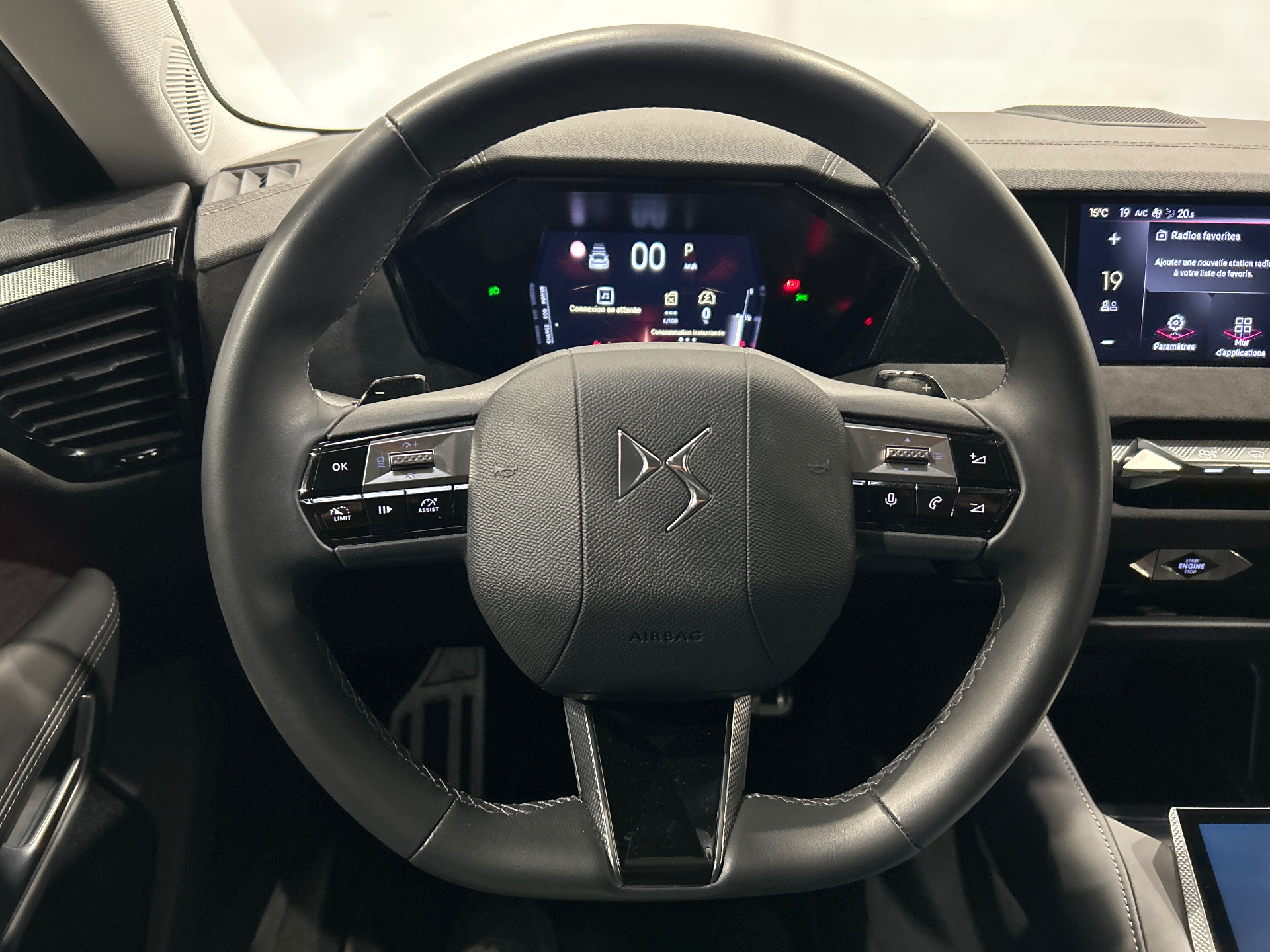 DS DS 4 4 HYBRIDE ÉTOILE  - ALCANTARA®