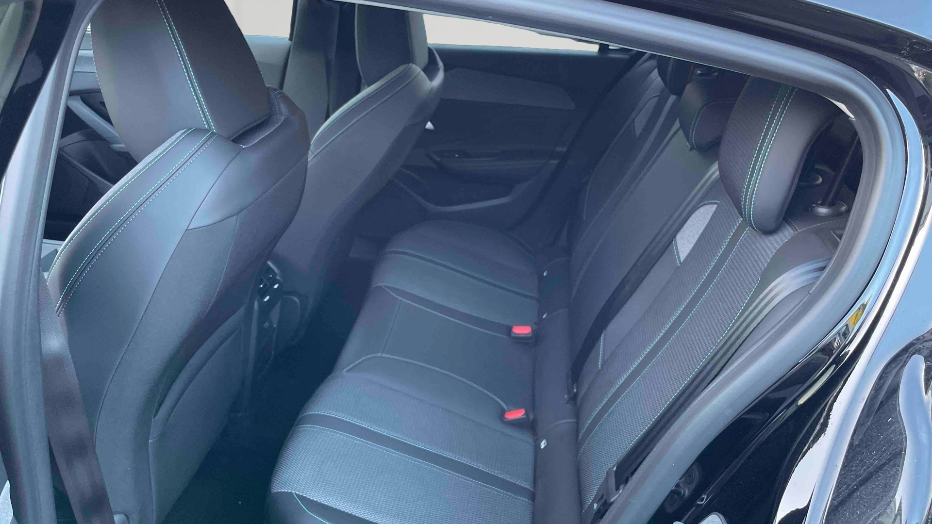 PEUGEOT 308 Hybrid 145 e-DCS6 Allure