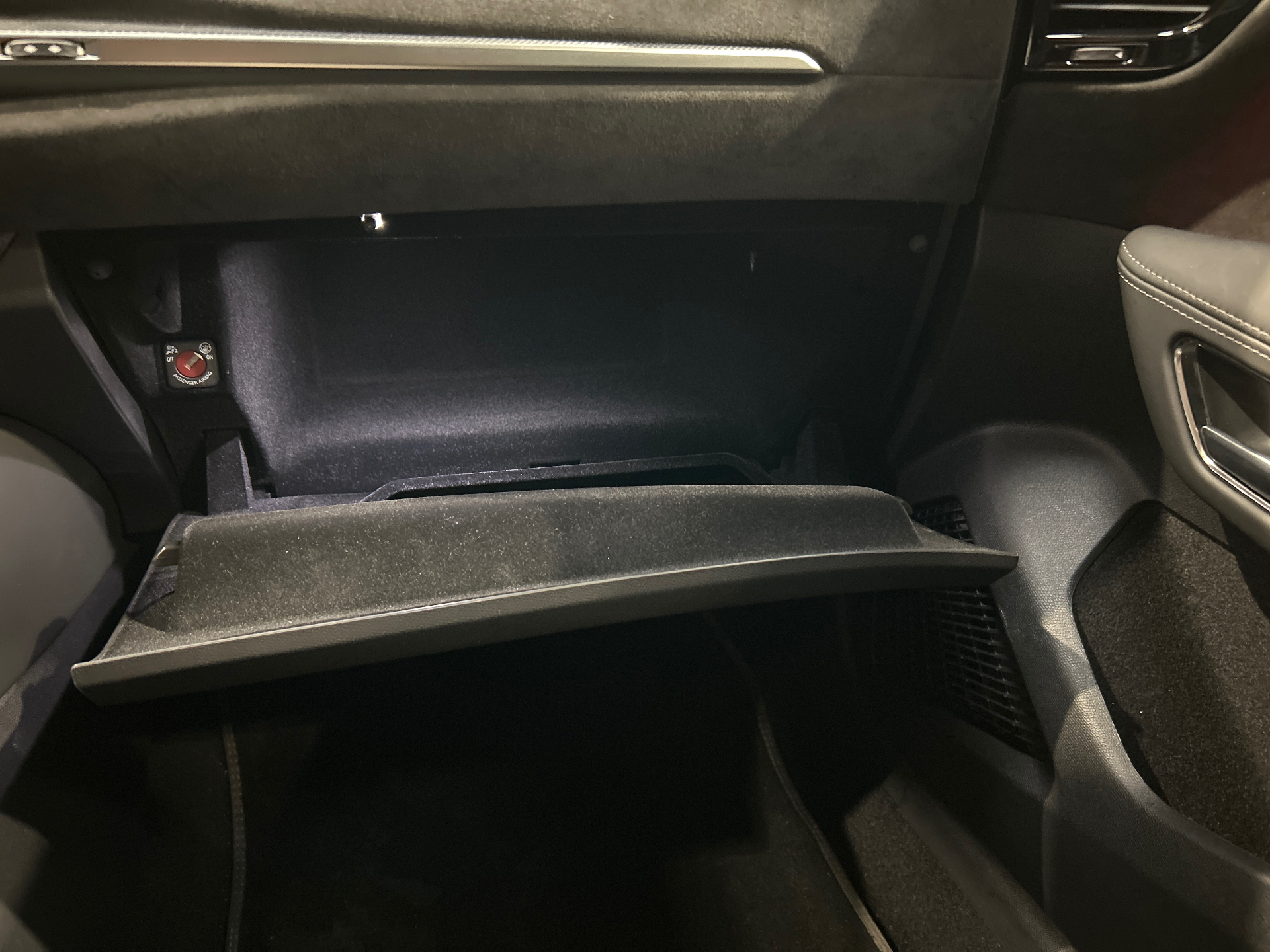 DS DS 4 4 HYBRIDE ÉTOILE  - ALCANTARA®