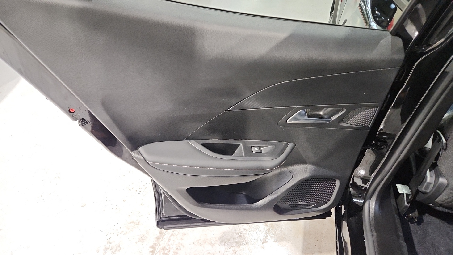 PEUGEOT 2008 Hybrid 145 ch e-DCS6 Allure - 5P