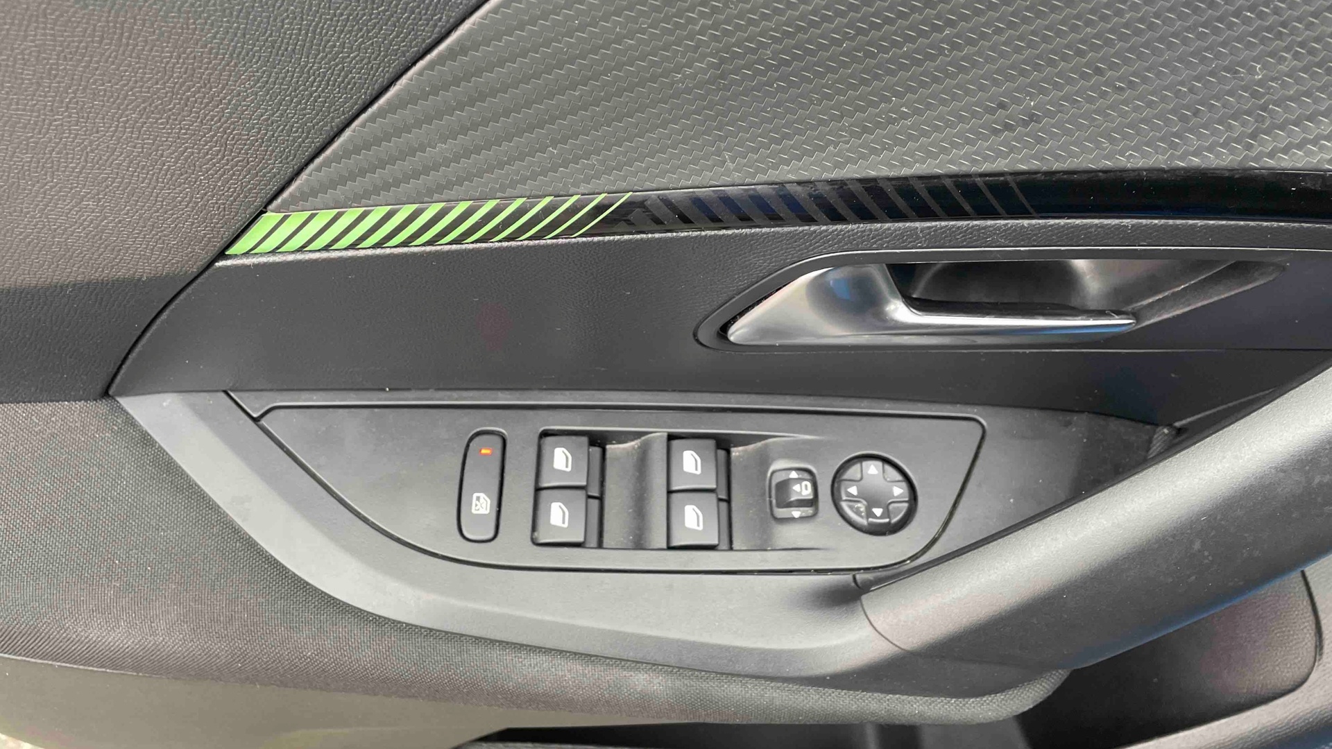 PEUGEOT 2008 PURETECH 100 S&S ACTIVE