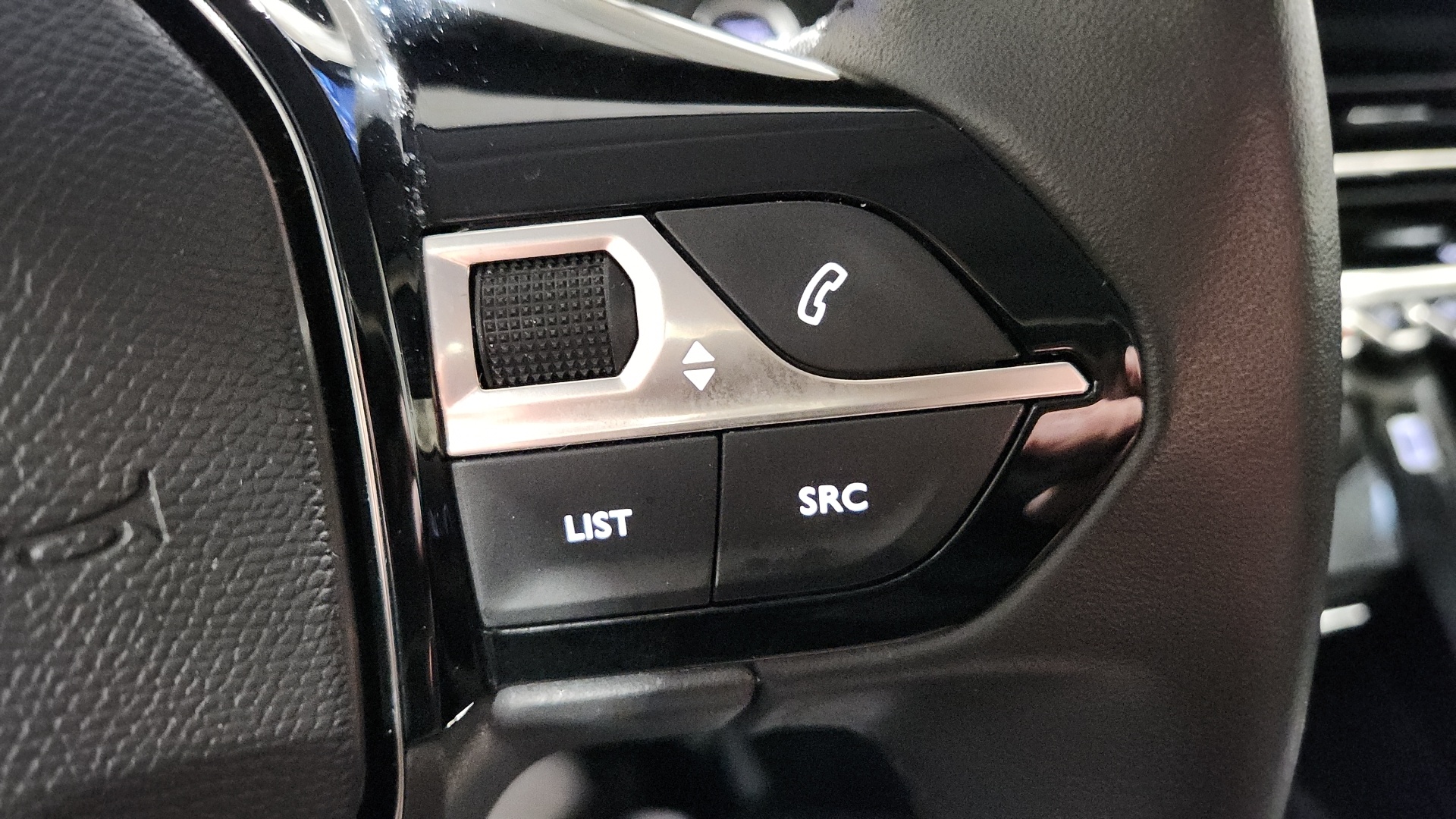PEUGEOT 208 PureTech 100 S&S BVM6 Allure