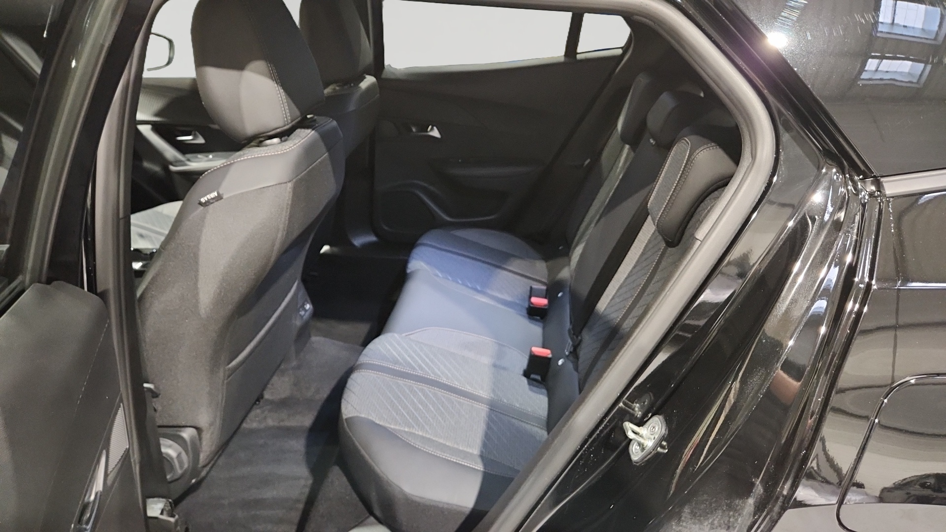 PEUGEOT 2008 Hybrid 145 ch e-DCS6 Allure - 5P