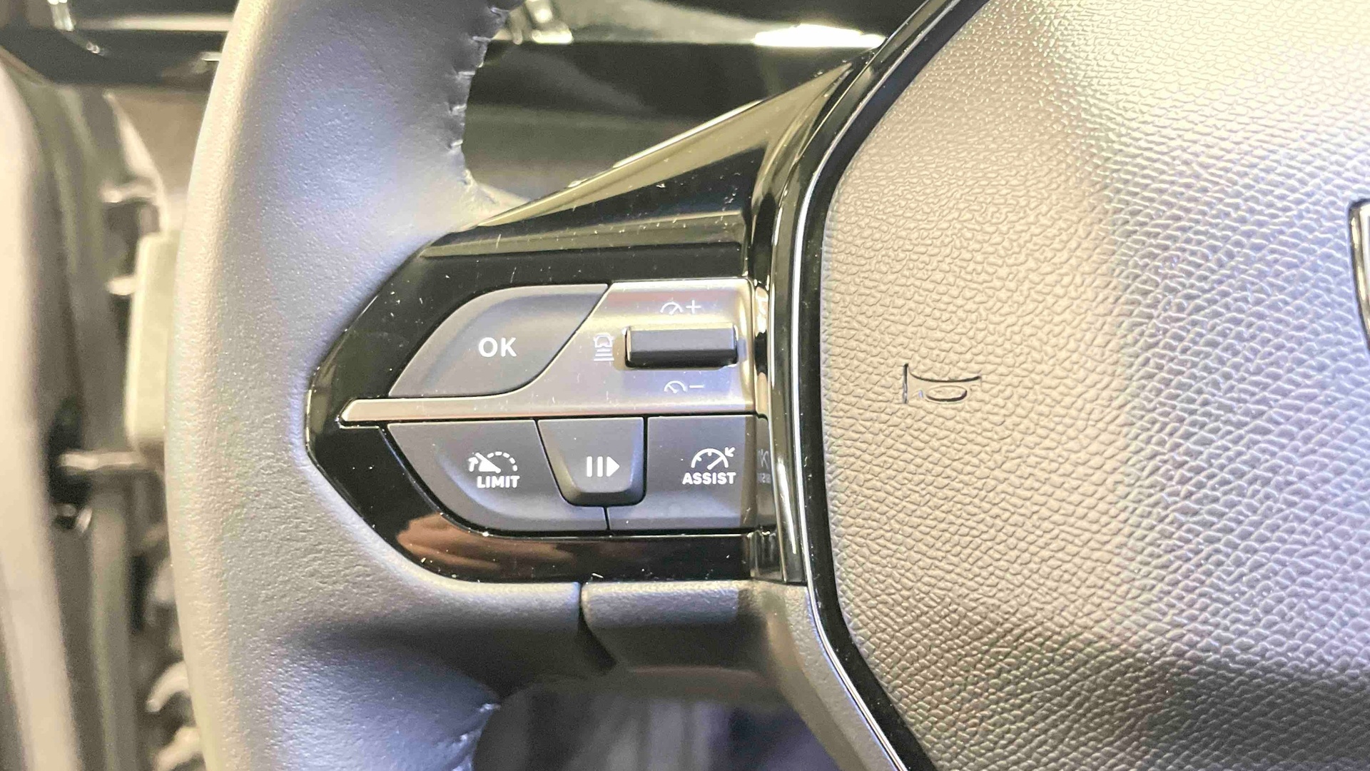 PEUGEOT 308 BlueHDi 130ch S&S EAT8 Allure
