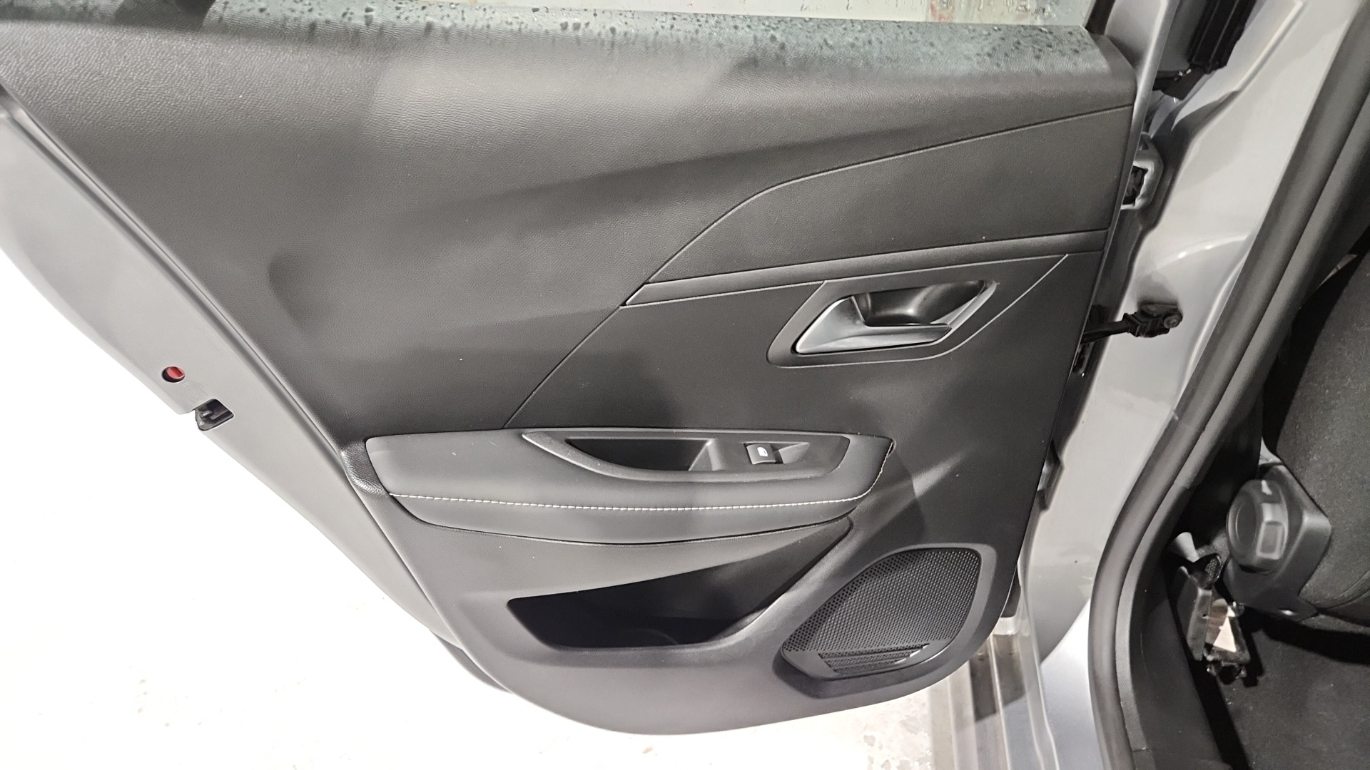 PEUGEOT 208 PureTech 100 S&S BVM6 Allure