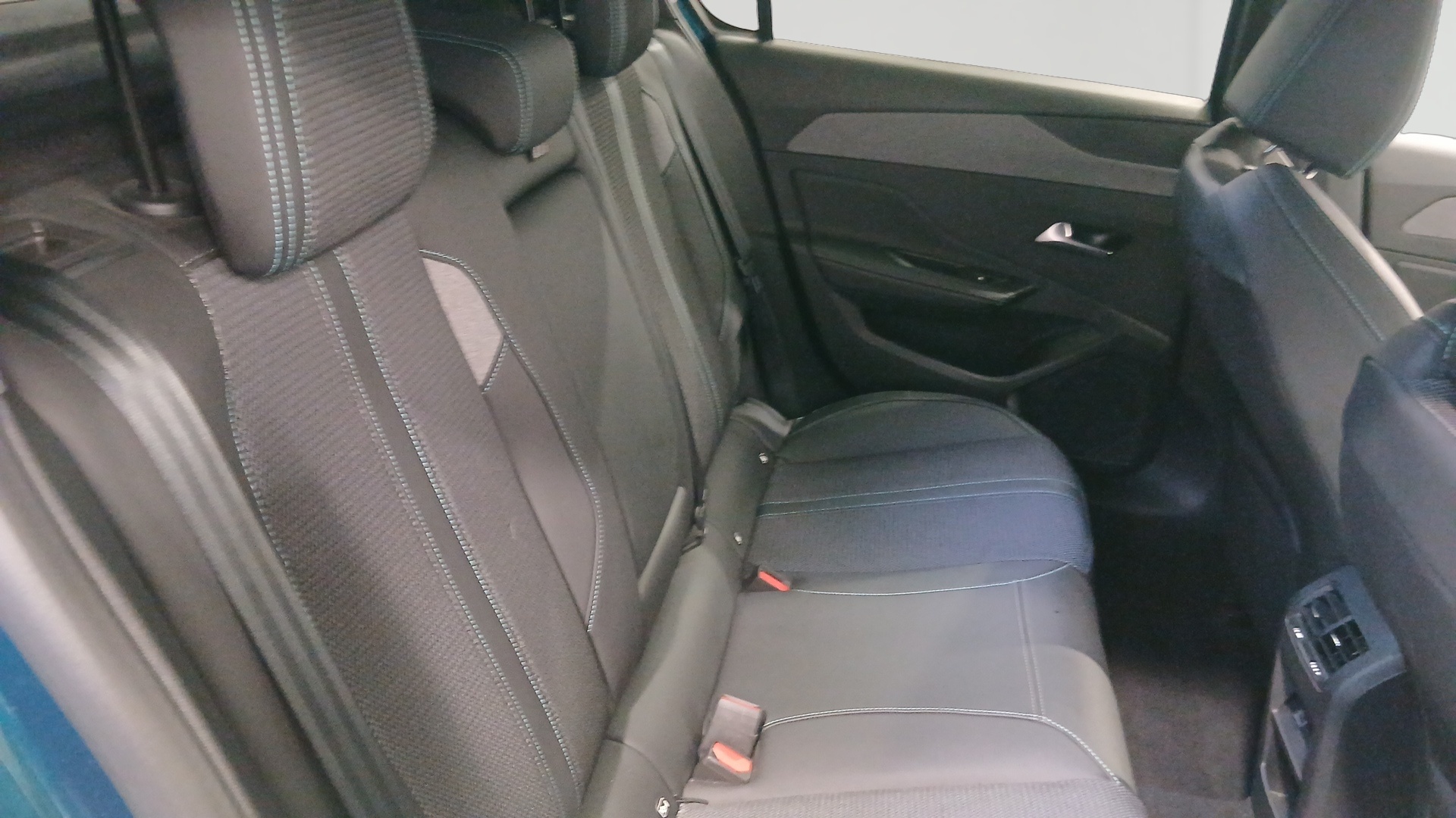 PEUGEOT 308 ALLURE HYBRID 180 E-EAT8