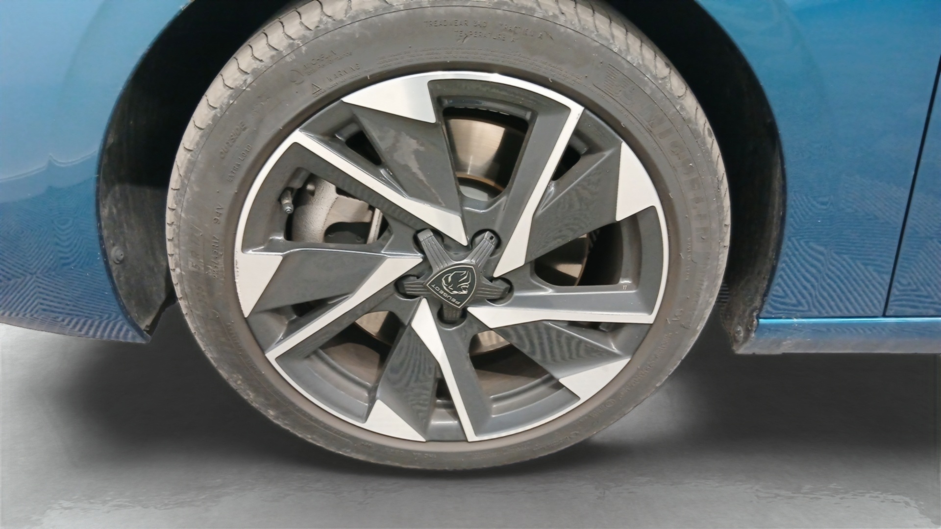 PEUGEOT 308 ALLURE HYBRID 180 E-EAT8