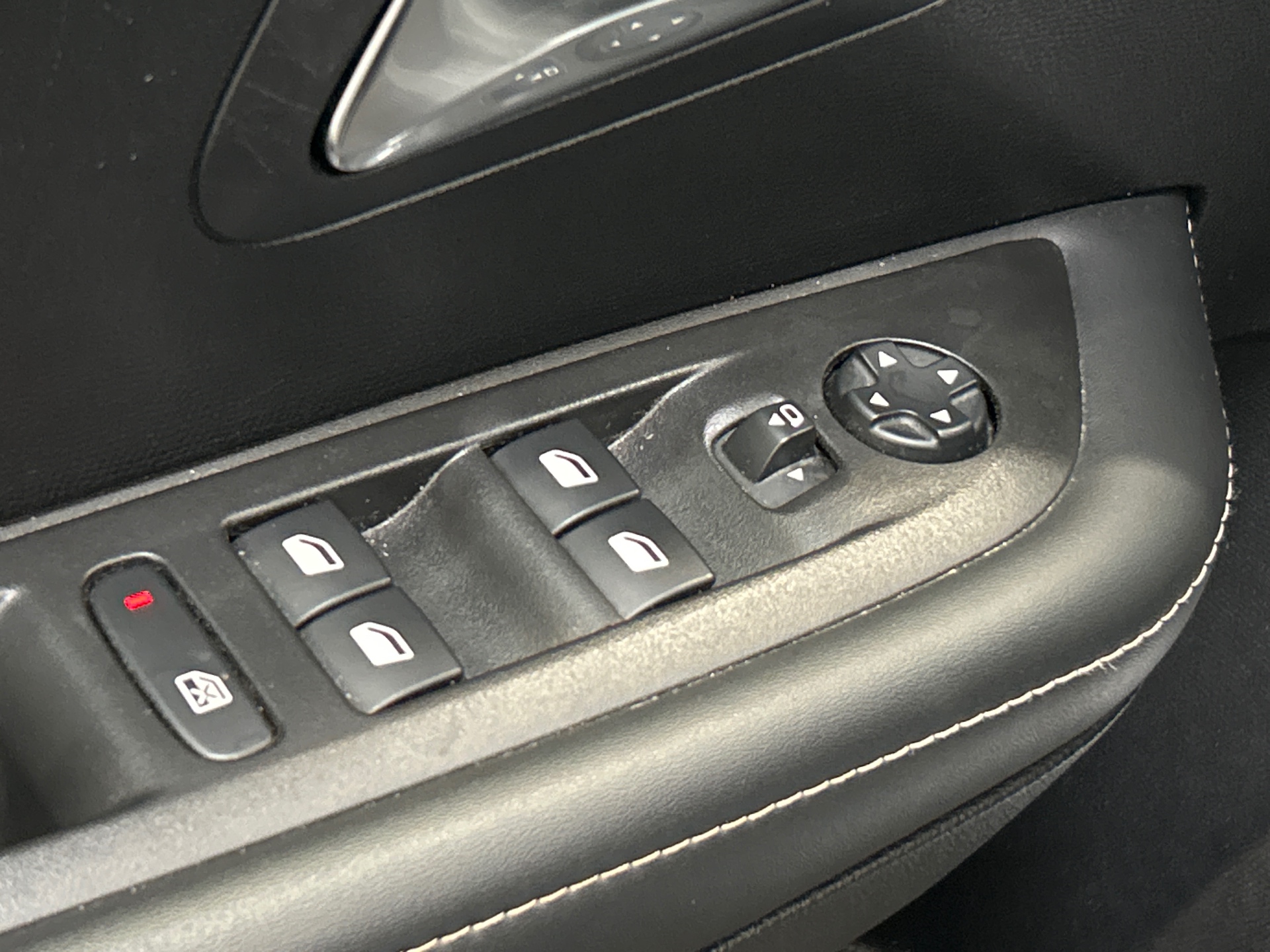 PEUGEOT 208 ALL PT100 BVM