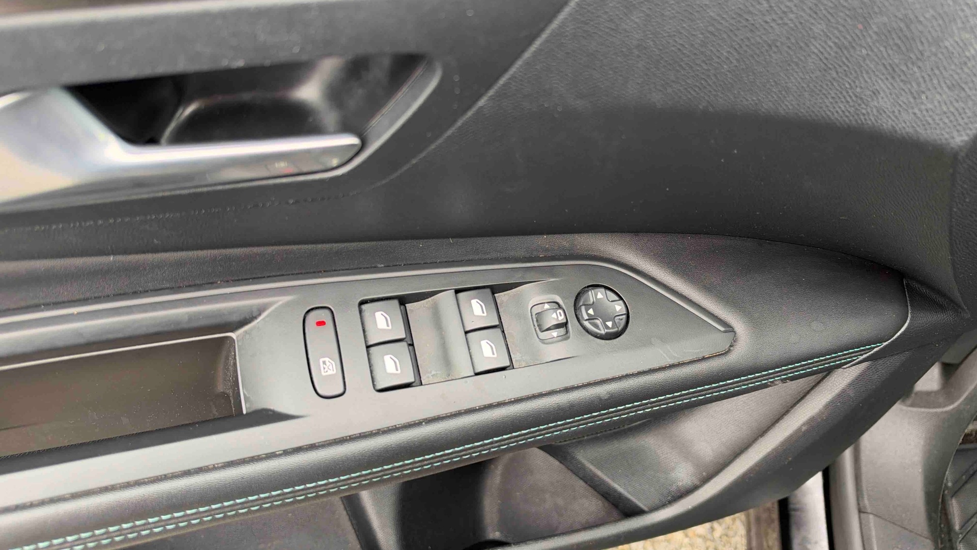 PEUGEOT 3008 ALLUREPK PLUG-IN HYB180 E-EAT8