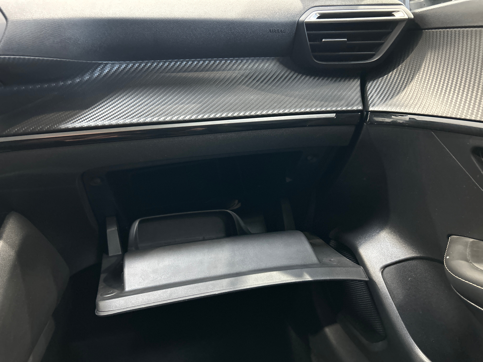 PEUGEOT 208 ALL PT100 BVM