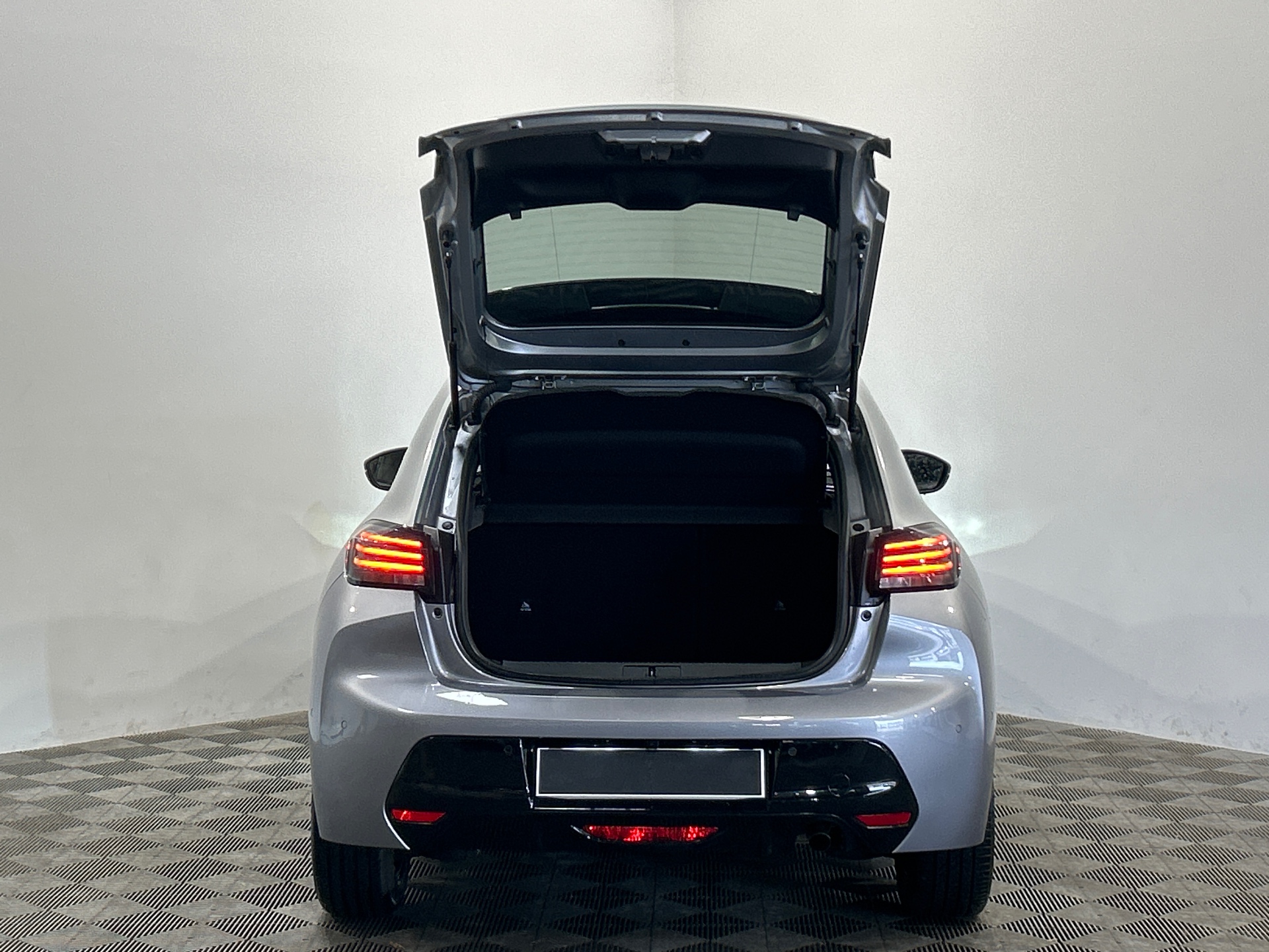 PEUGEOT 208 ALL PT100 BVM