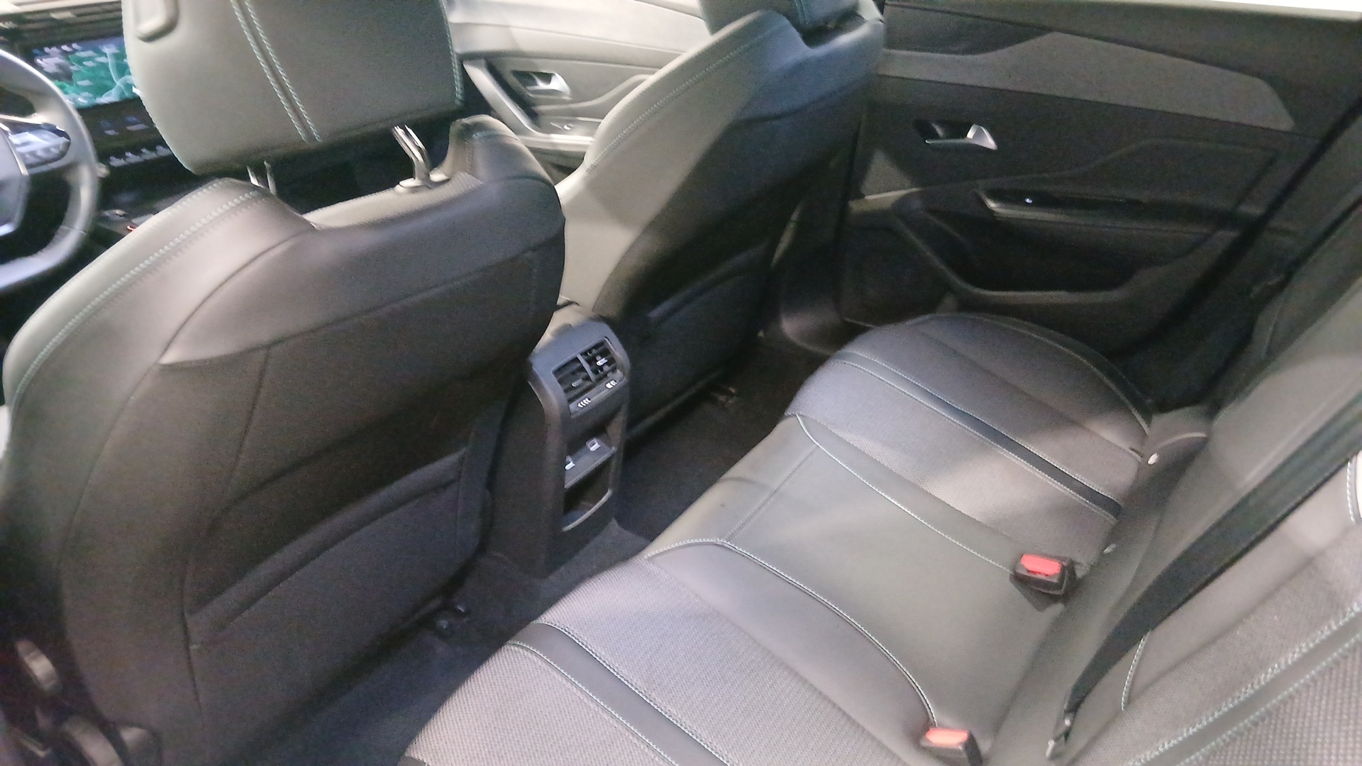PEUGEOT 308 ALLURE HYBRID 180 E-EAT8