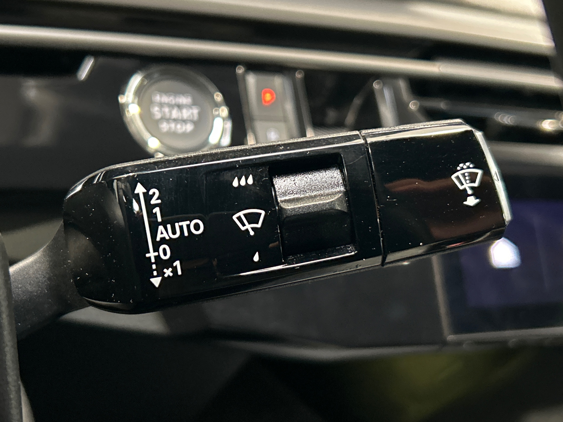 PEUGEOT 3008 Allure Hybrid 145 ch e-DCS6