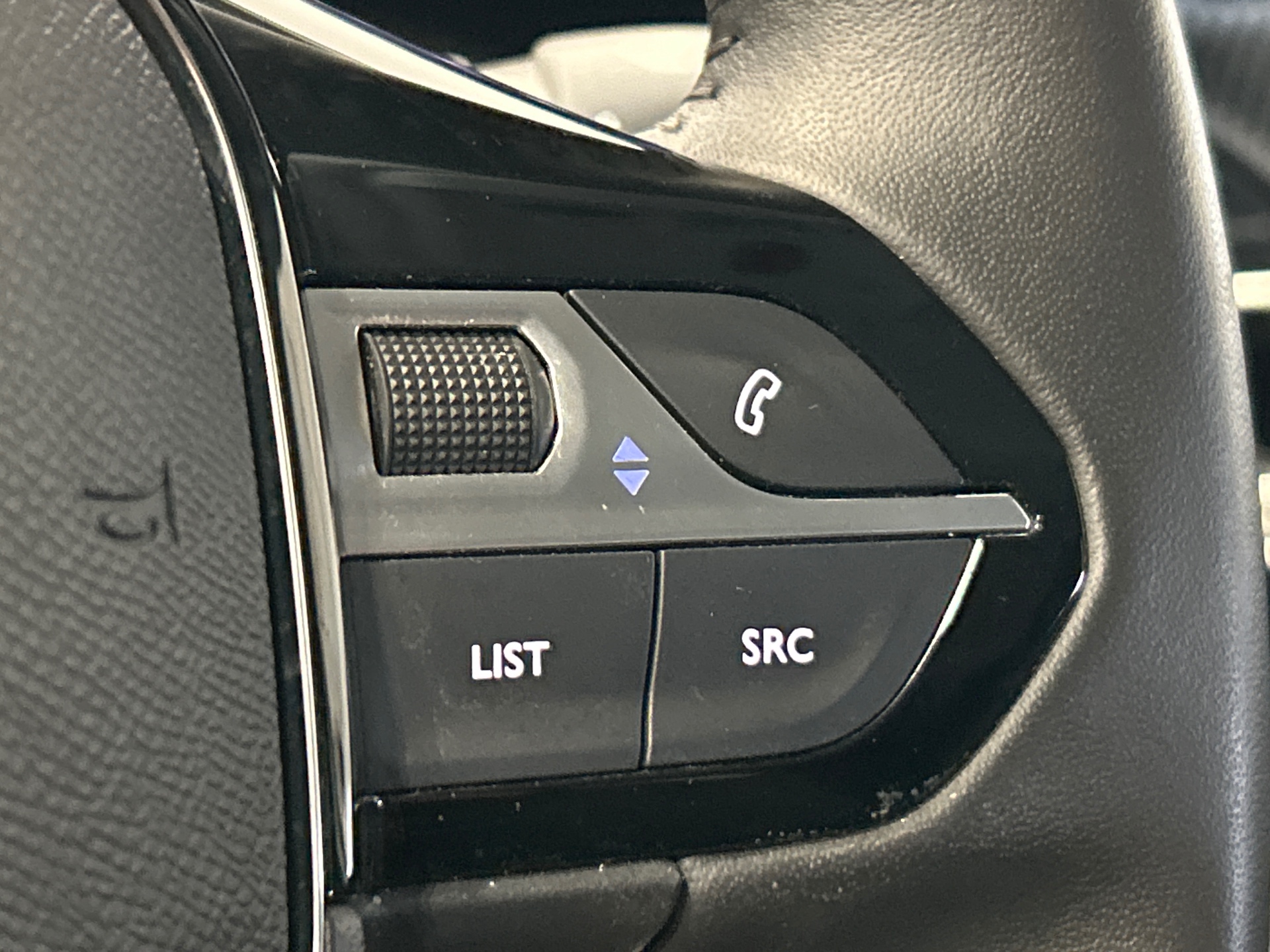 PEUGEOT 208 ALL PT100 BVM