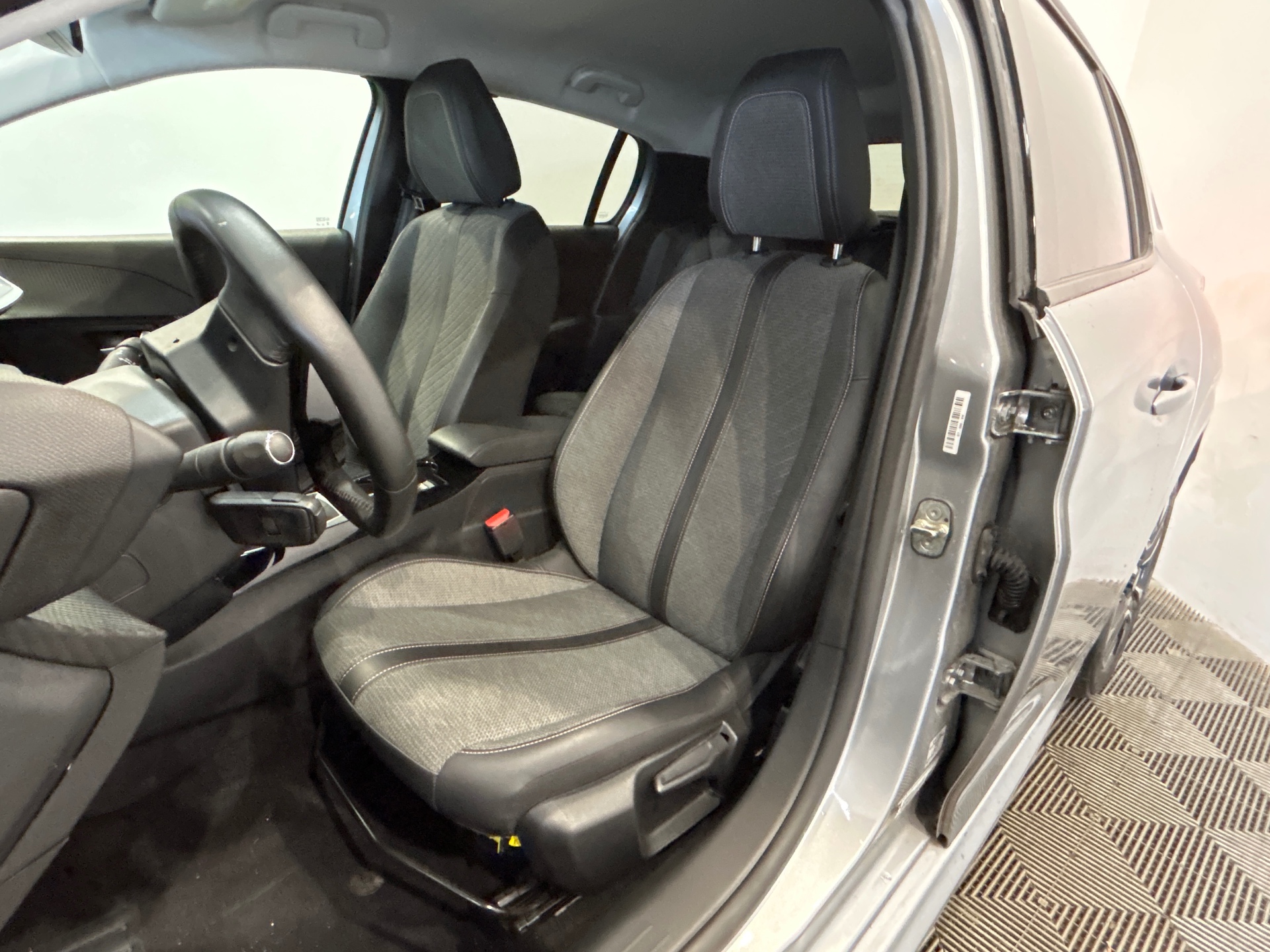 PEUGEOT 208 ALL PT100 BVM