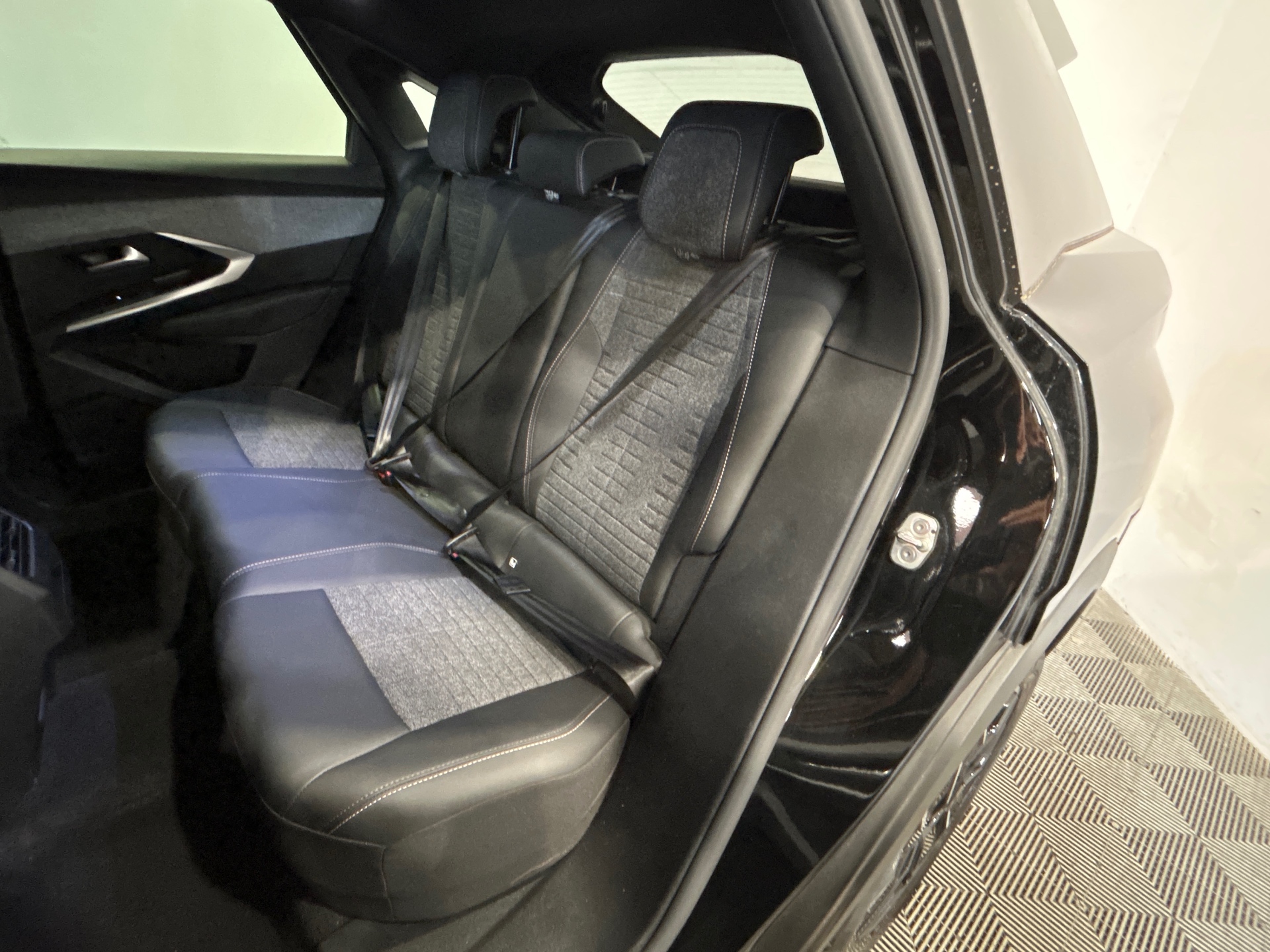 PEUGEOT 3008 Allure Hybrid 145 ch e-DCS6
