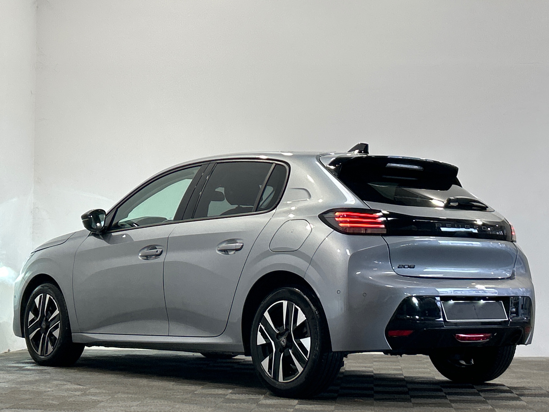 PEUGEOT 208 ALL PT100 BVM