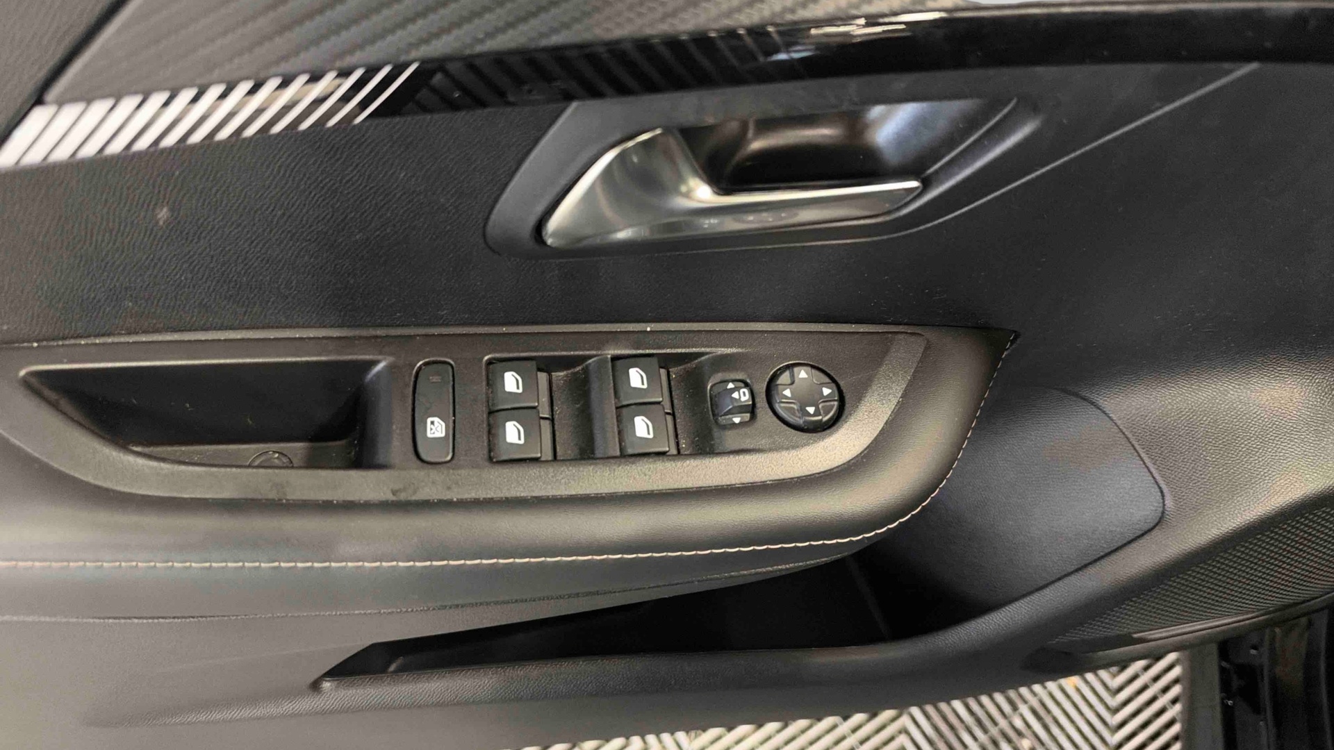 PEUGEOT 208 ALL PT100 BVM
