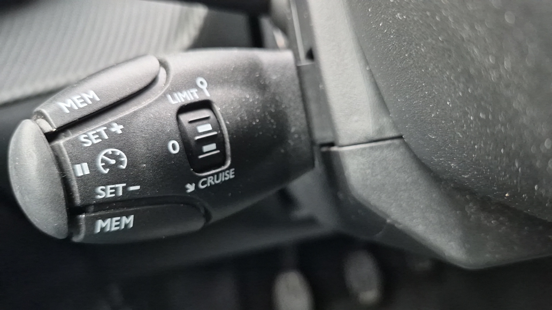 PEUGEOT 2008 ALLURE PURETECH 100 S&S BVM6