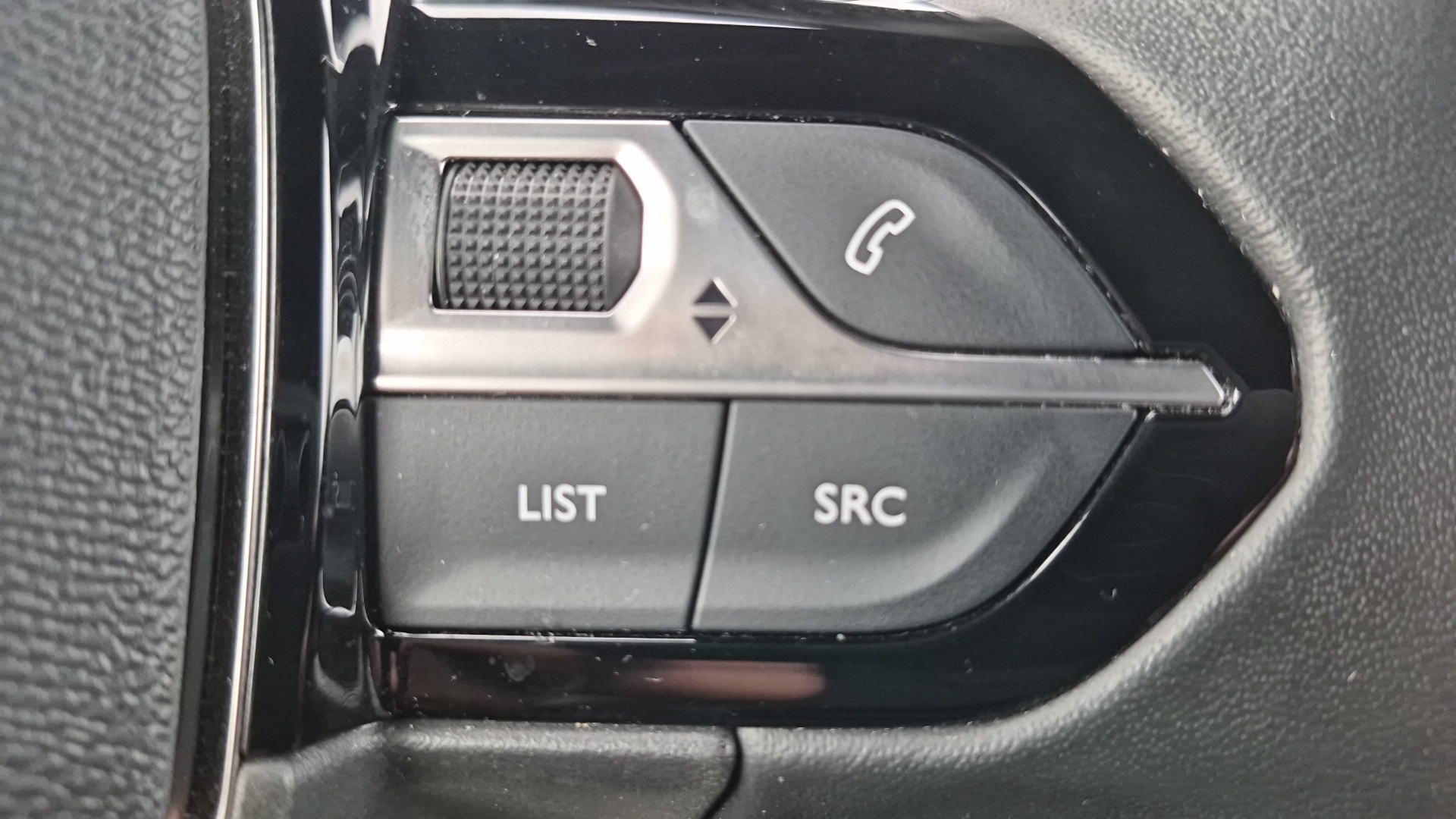 PEUGEOT 2008 ALLURE PURETECH 100 S&S BVM6