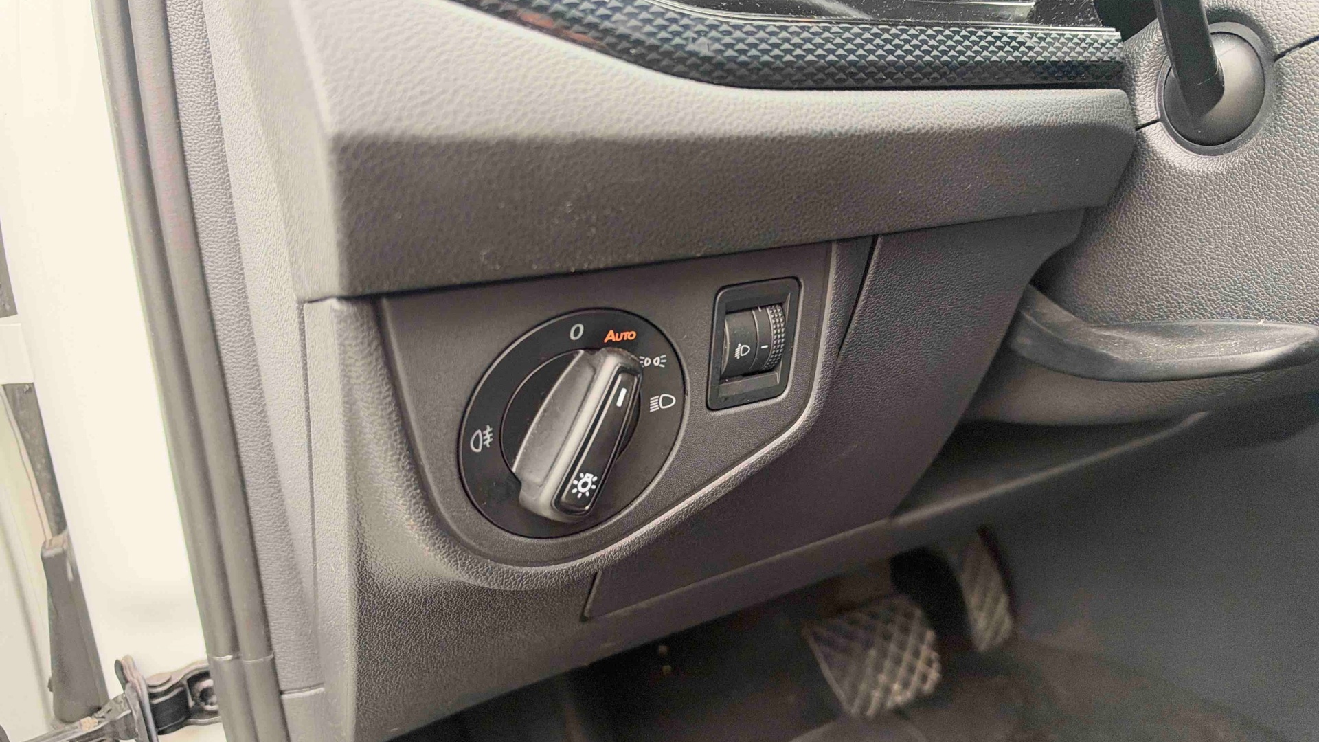 VOLKSWAGEN POLO Edition 1.0 TSI 95 DSG
