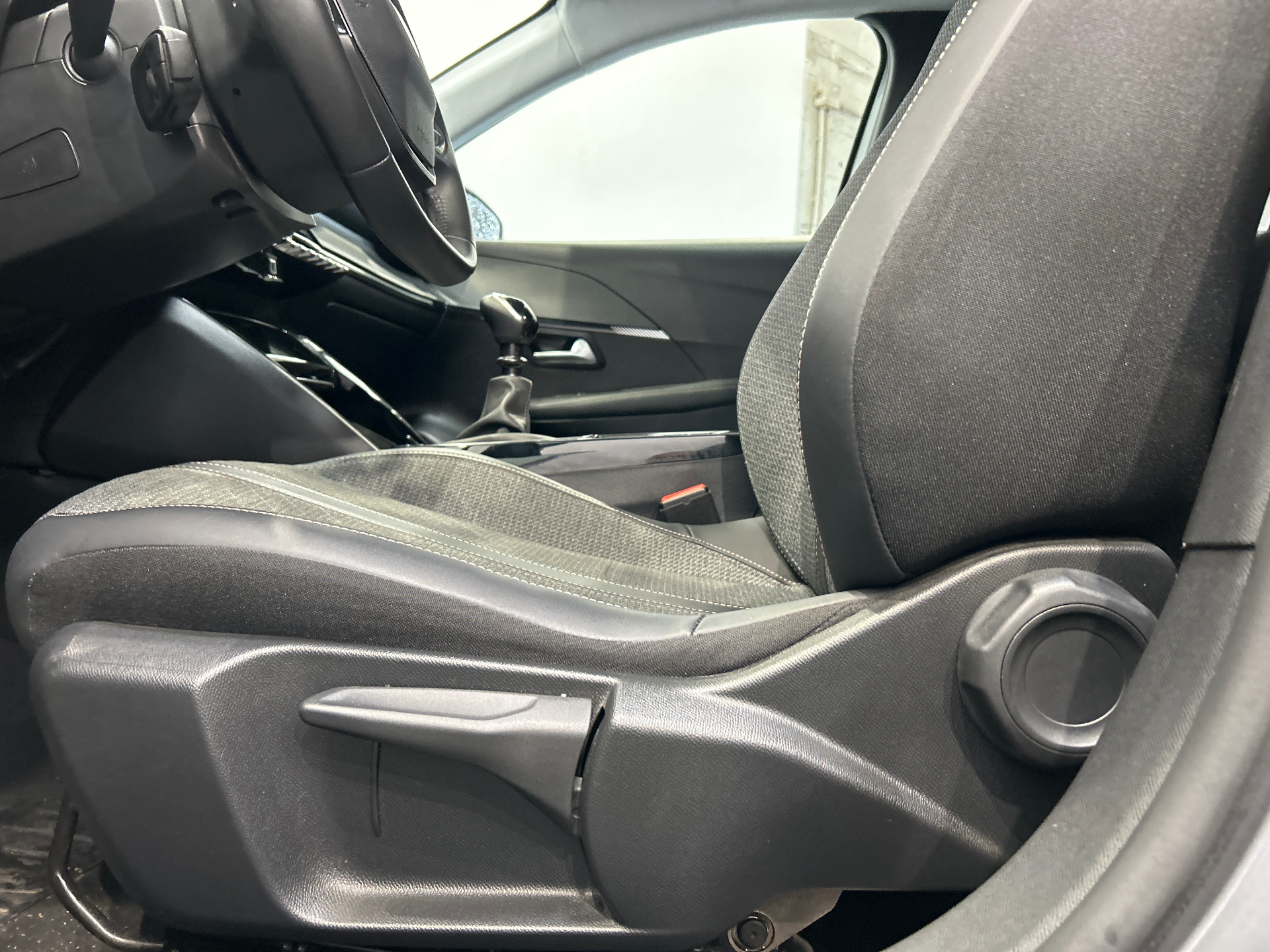 PEUGEOT 208 ALL PT100 BVM