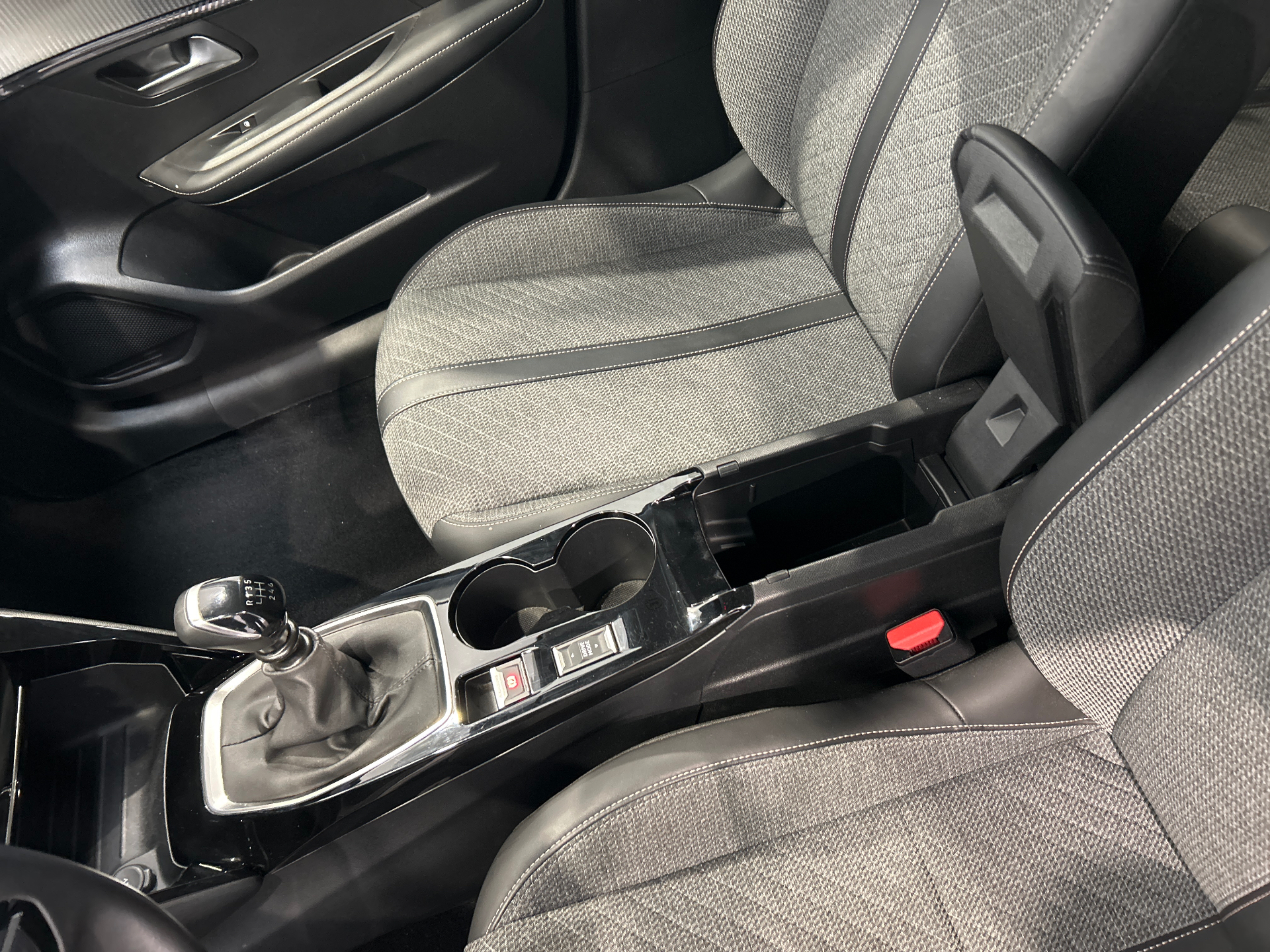 PEUGEOT 208 ALL PT100 BVM