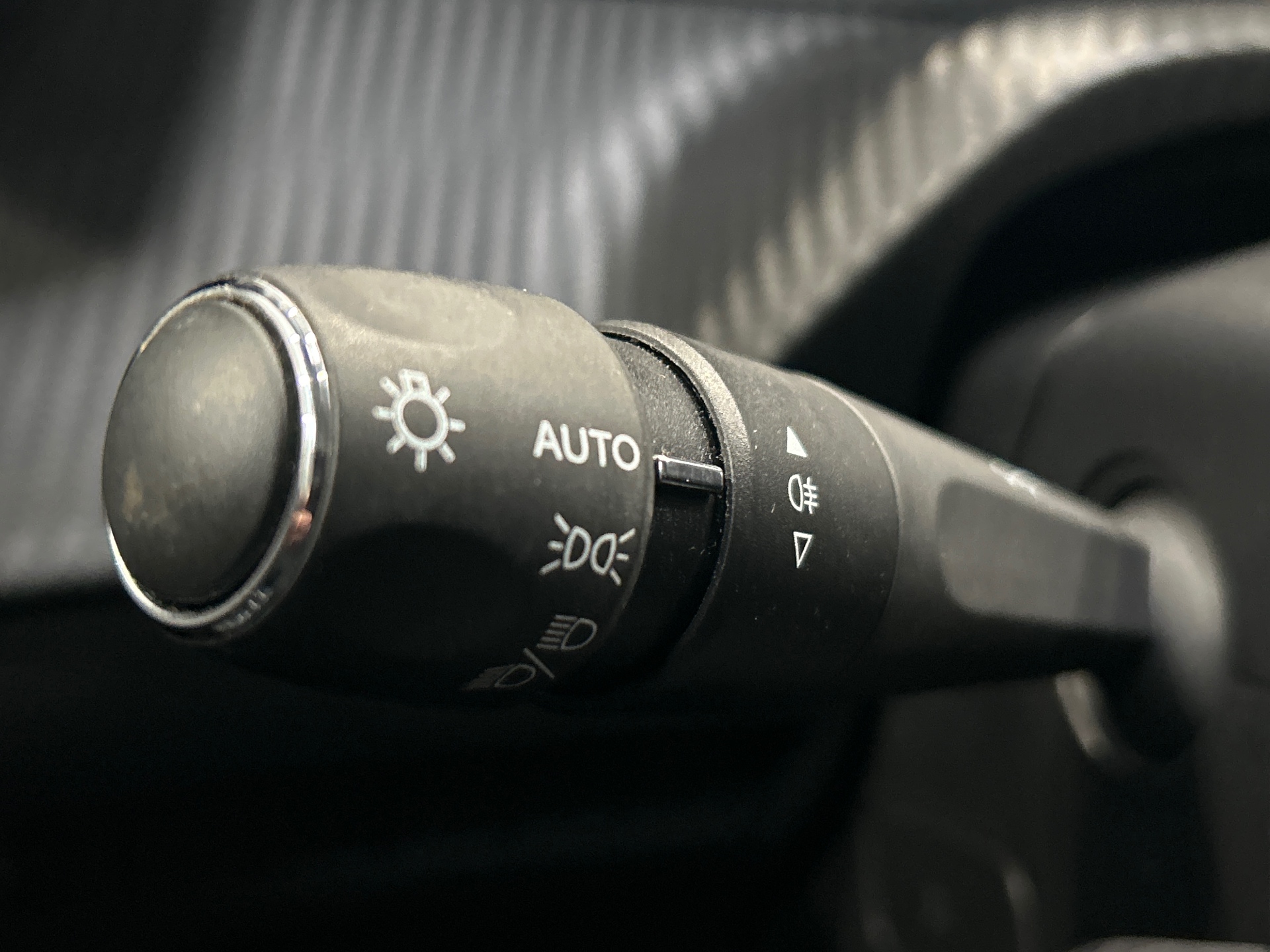 PEUGEOT 208 ALL PT100 BVM