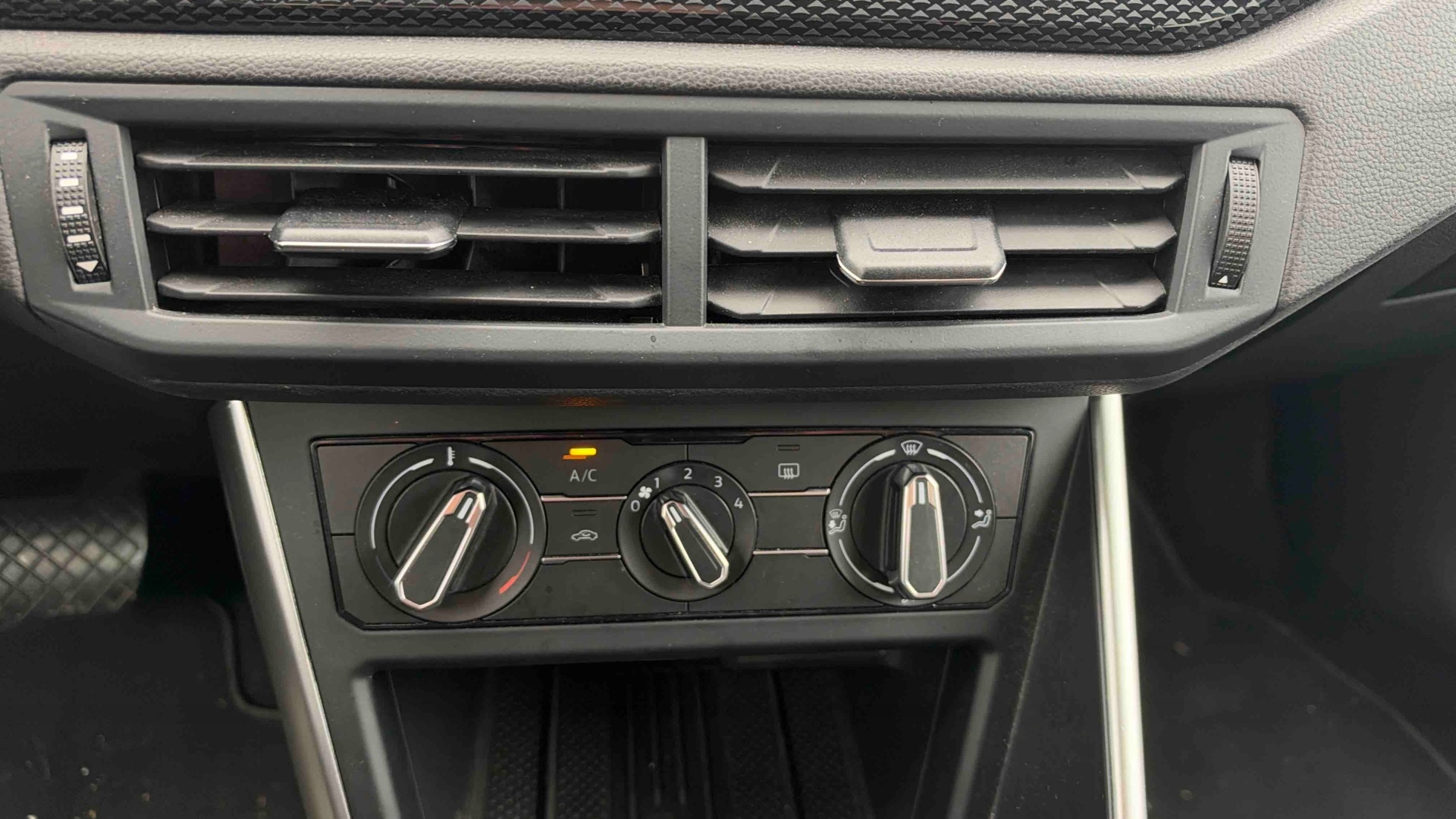 VOLKSWAGEN POLO Edition 1.0 TSI 95 DSG