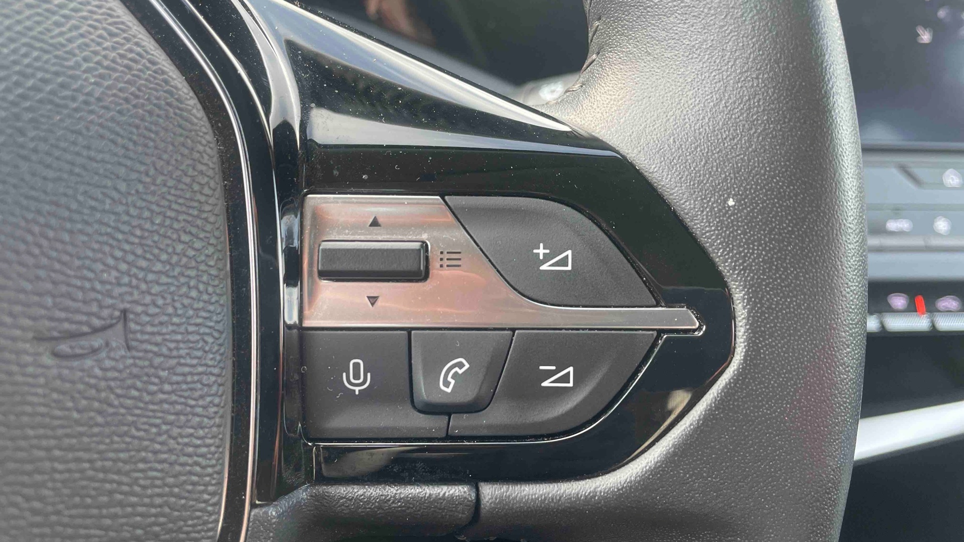PEUGEOT 308 ACTIVE PACK PTECH 130 S&S BVM6