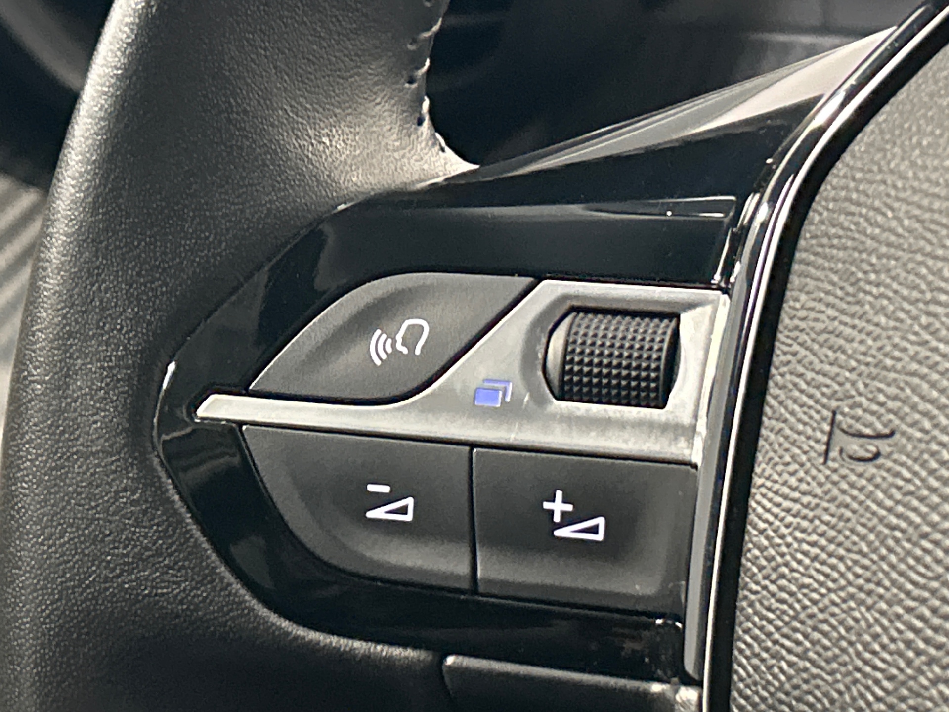PEUGEOT 208 ALL PT100 BVM