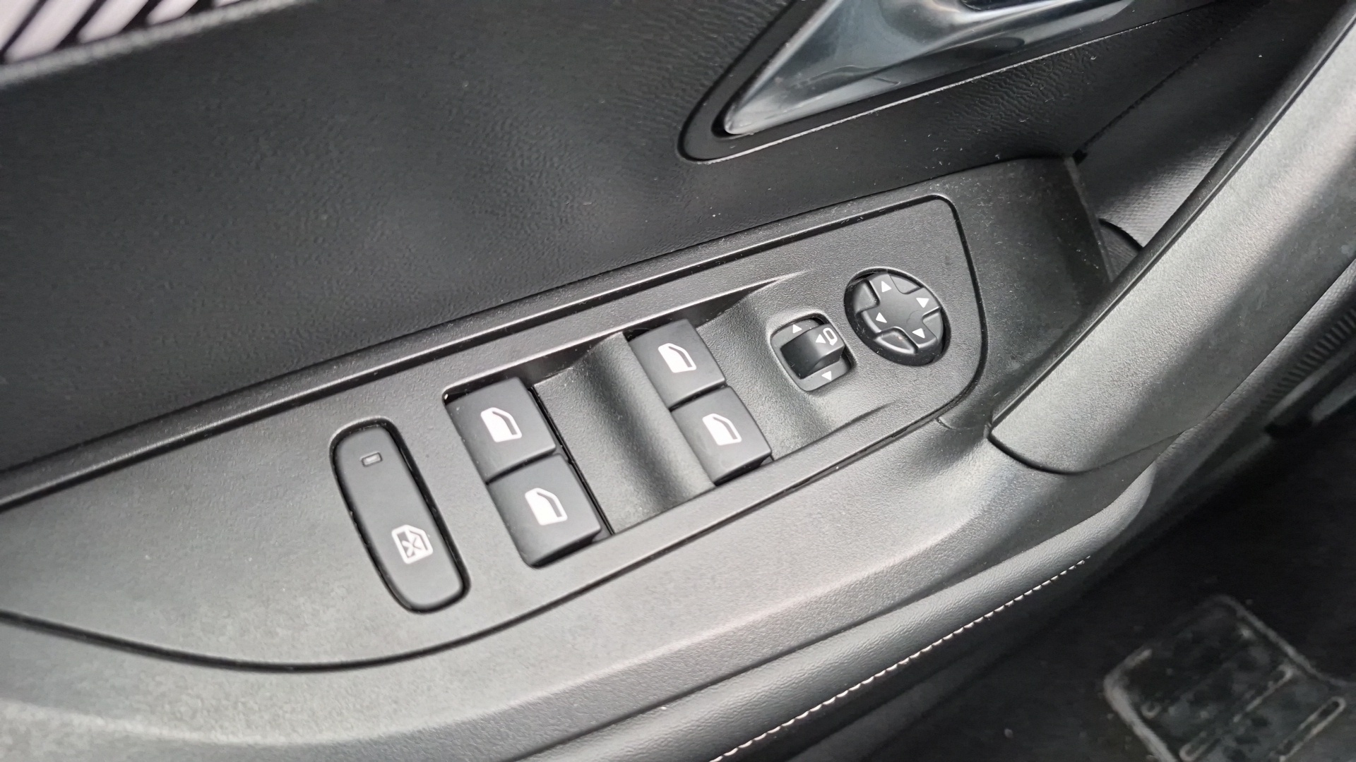 PEUGEOT 2008 ALLURE PURETECH 100 S&S BVM6