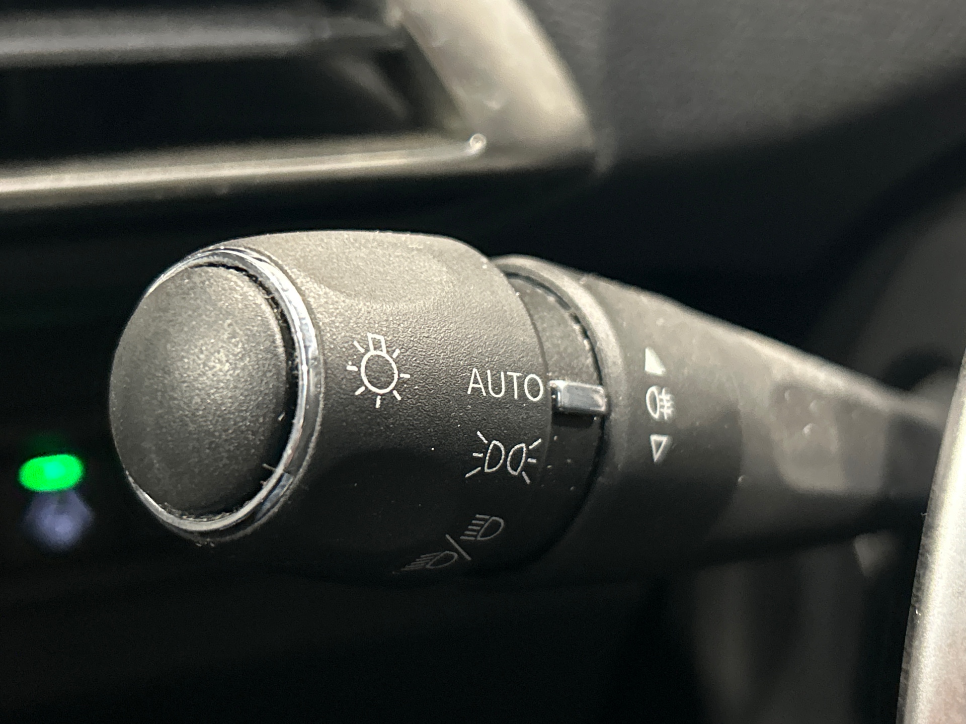 PEUGEOT 3008 ALLUREPK PLUG-IN HYB180 E-EAT8