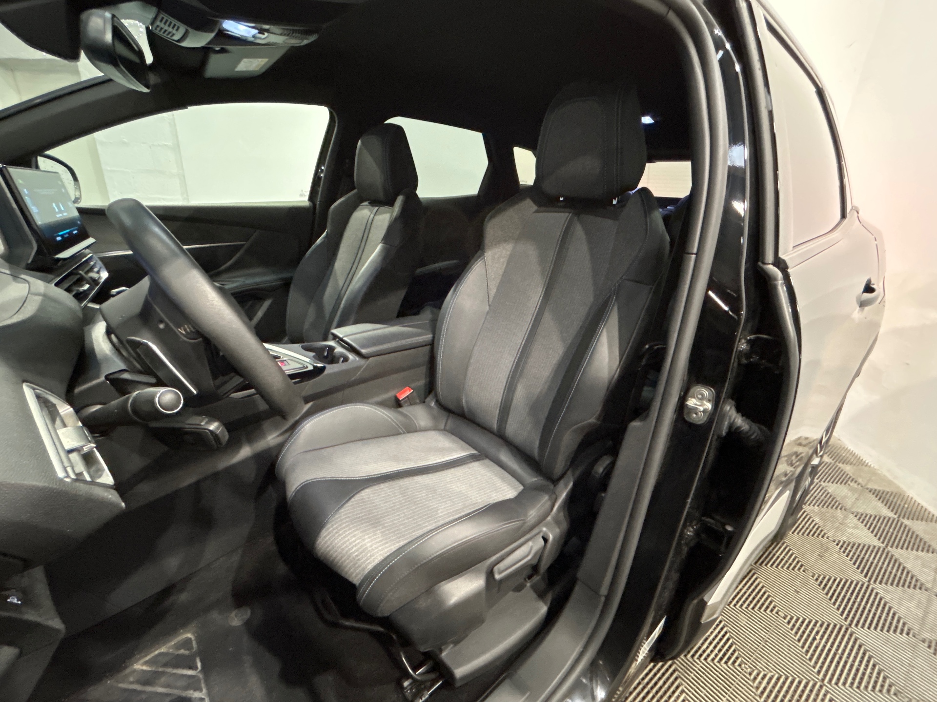 PEUGEOT 3008 ALLUREPK PLUG-IN HYB180 E-EAT8