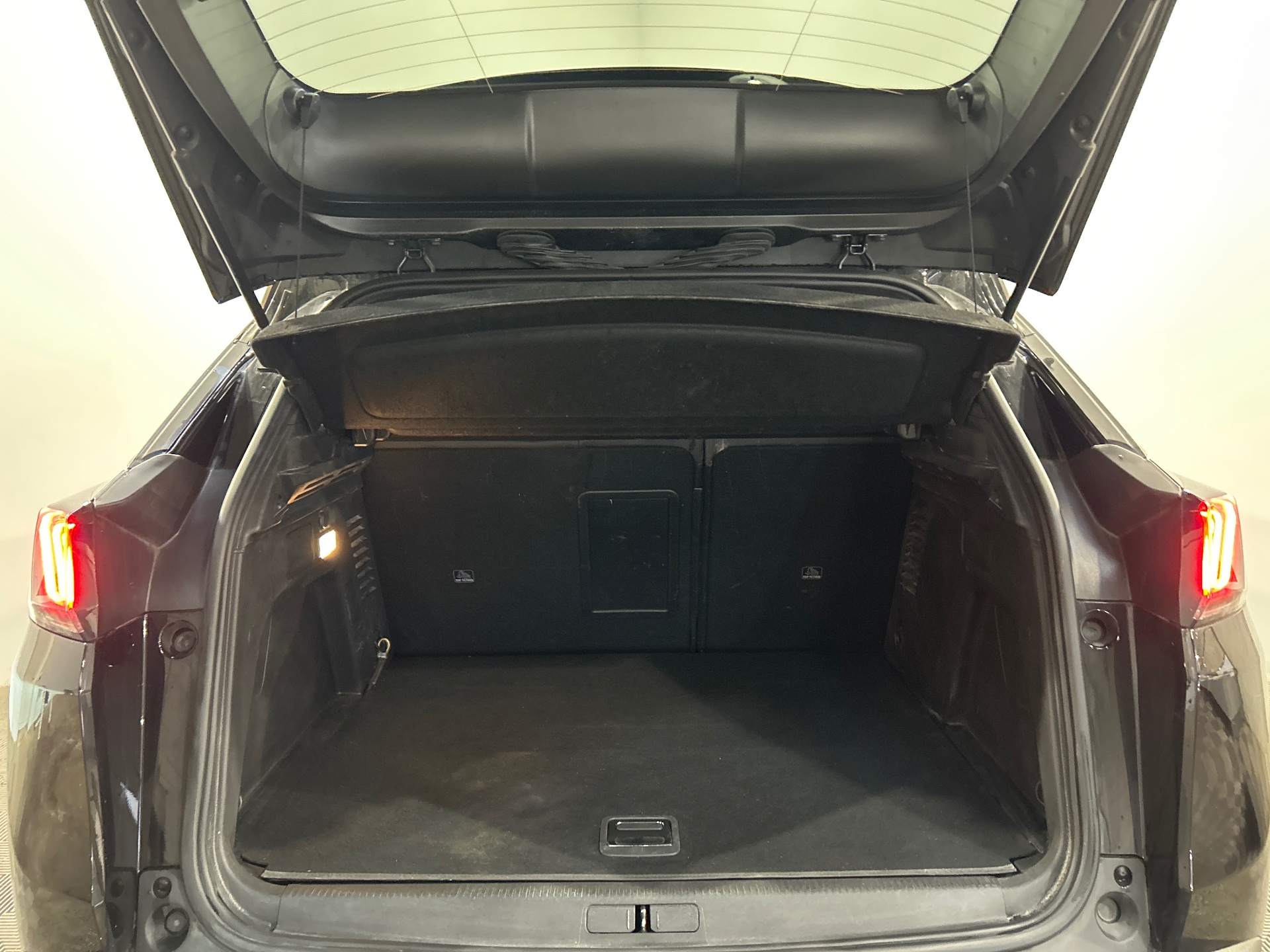 PEUGEOT 3008 ALLUREPK PLUG-IN HYB180 E-EAT8