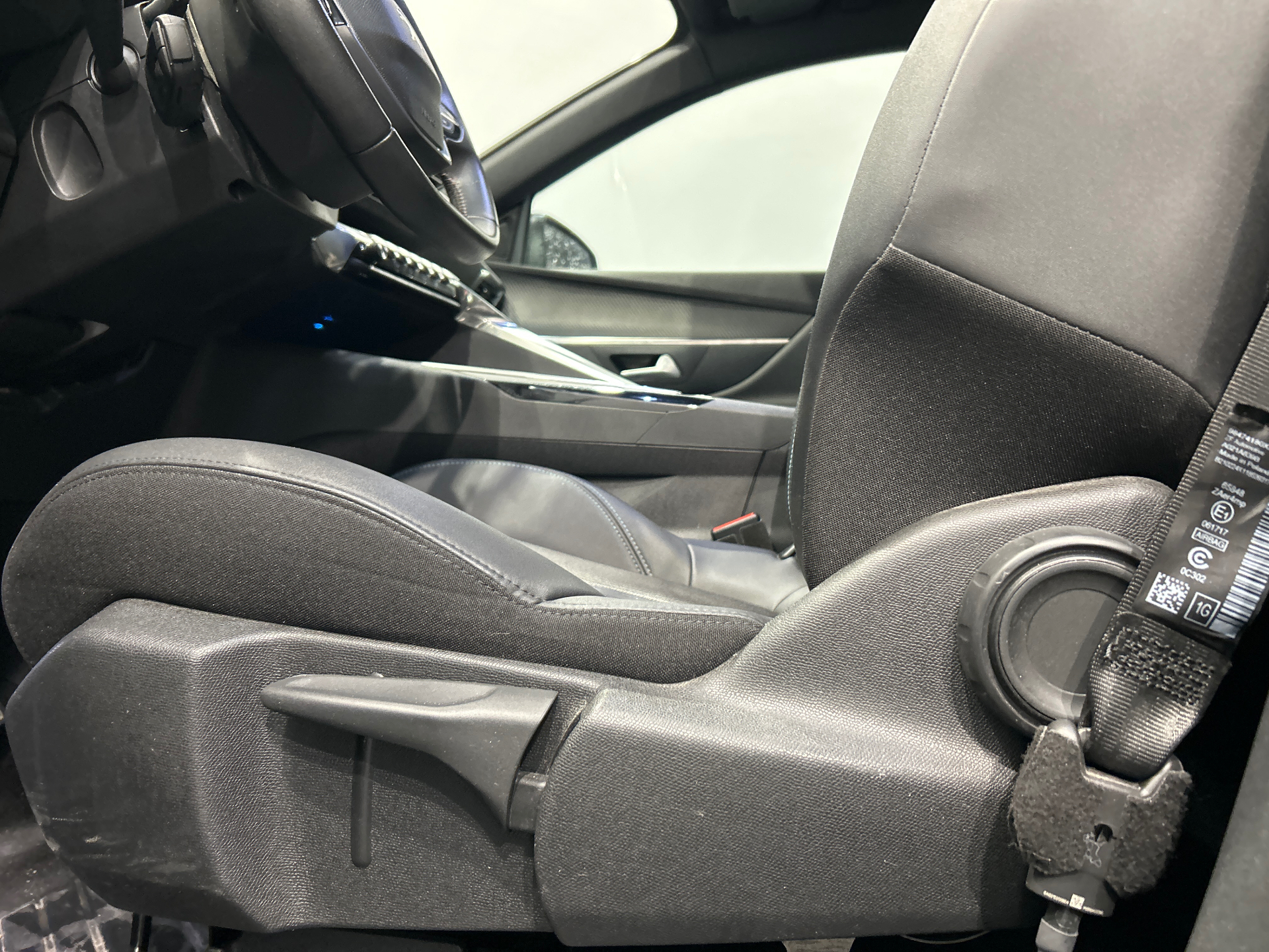 PEUGEOT 3008 ALLUREPK PLUG-IN HYB180 E-EAT8