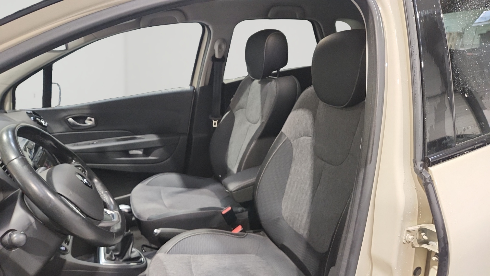 RENAULT CAPTUR TCe 90 - 19 Intens