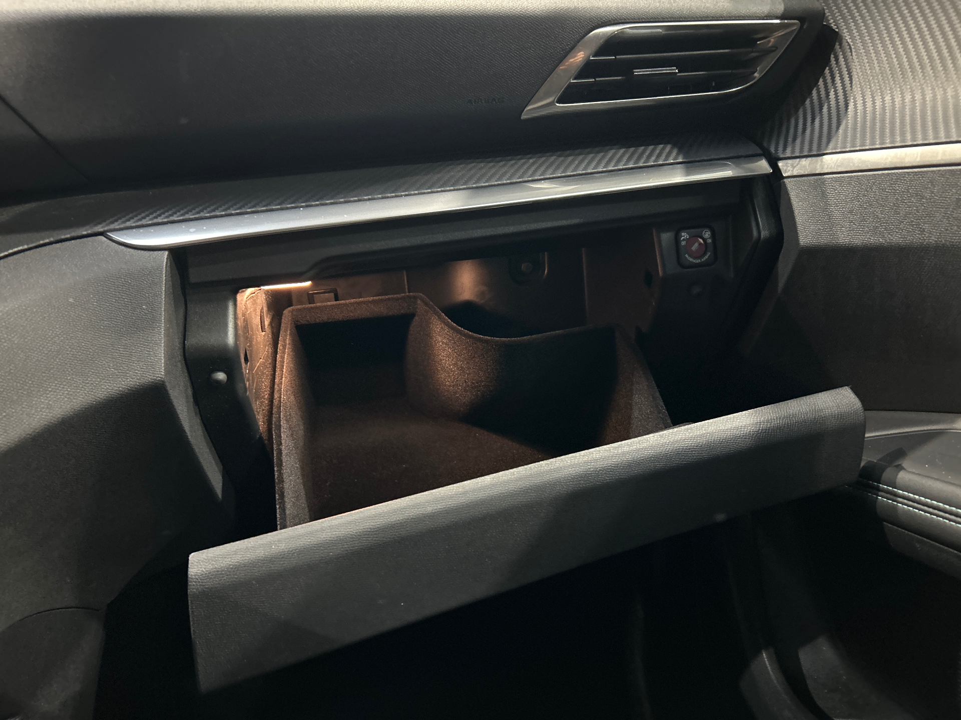 PEUGEOT 3008 ALLUREPK PLUG-IN HYB180 E-EAT8