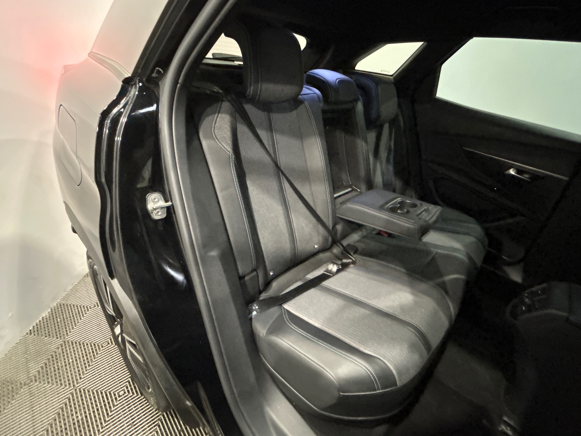 PEUGEOT 3008 ALLUREPK PLUG-IN HYB180 E-EAT8