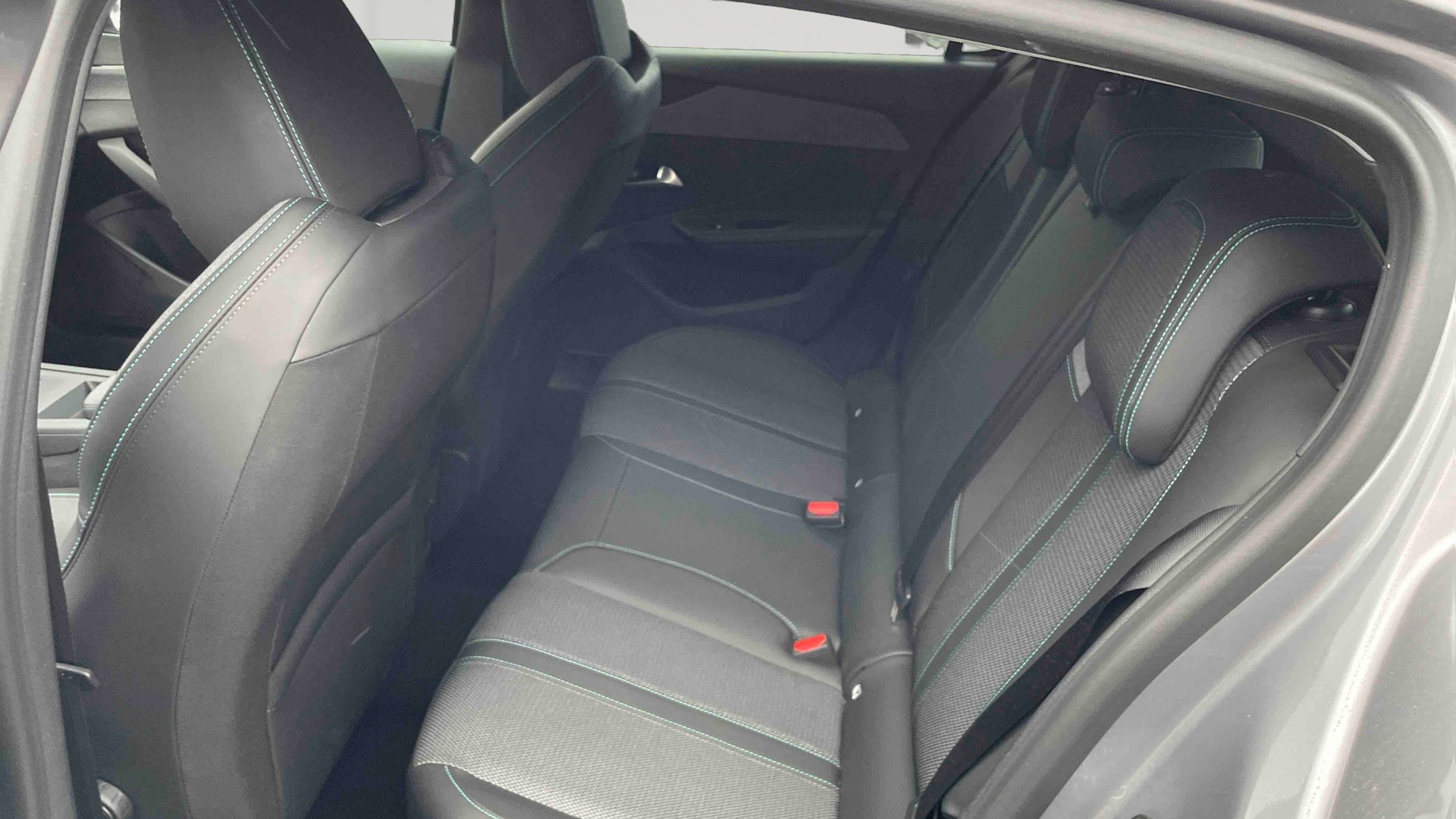 PEUGEOT 308 Hybrid 145 e-DCS6 Allure