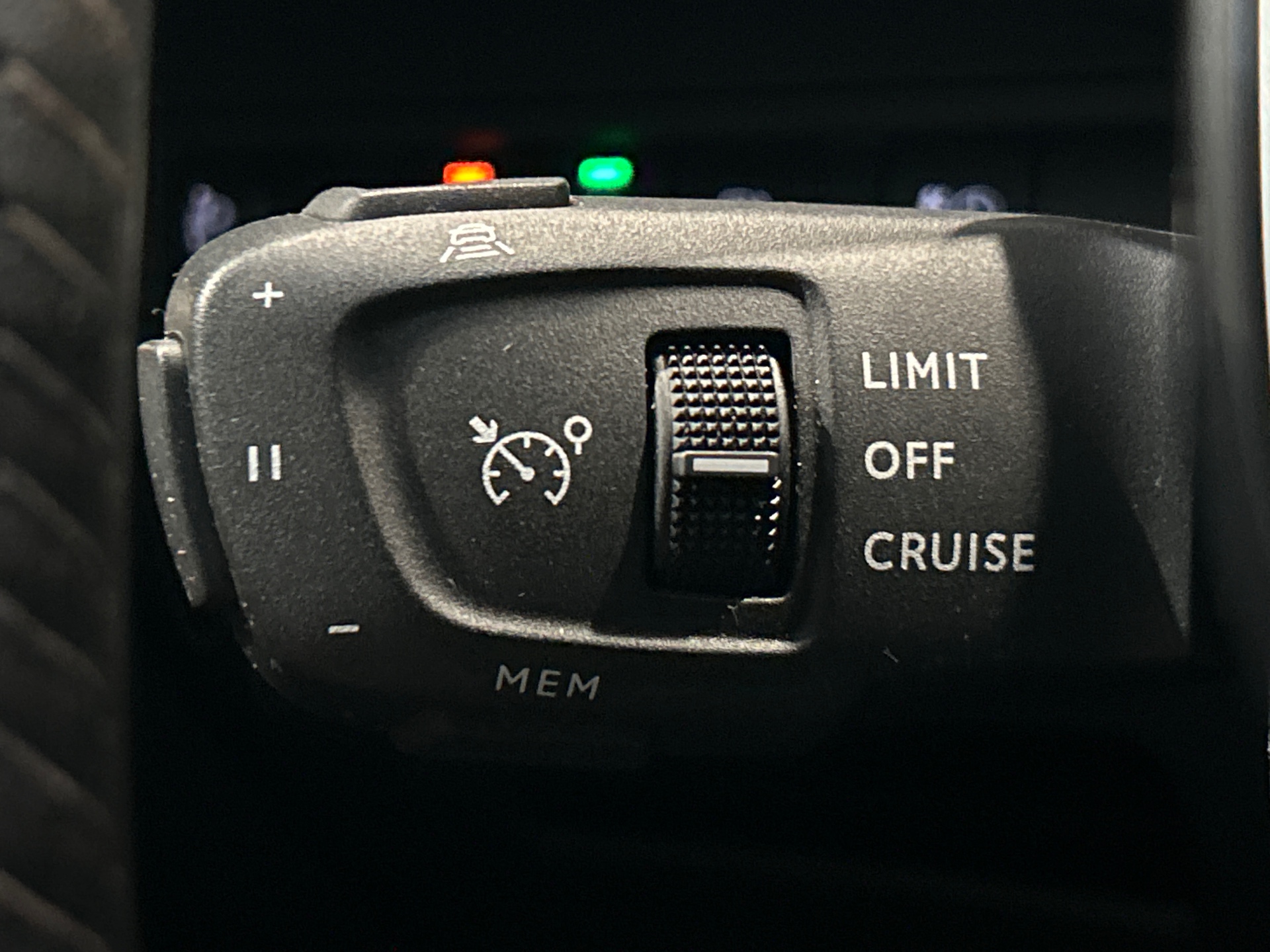 PEUGEOT 3008 ALLUREPK PLUG-IN HYB180 E-EAT8