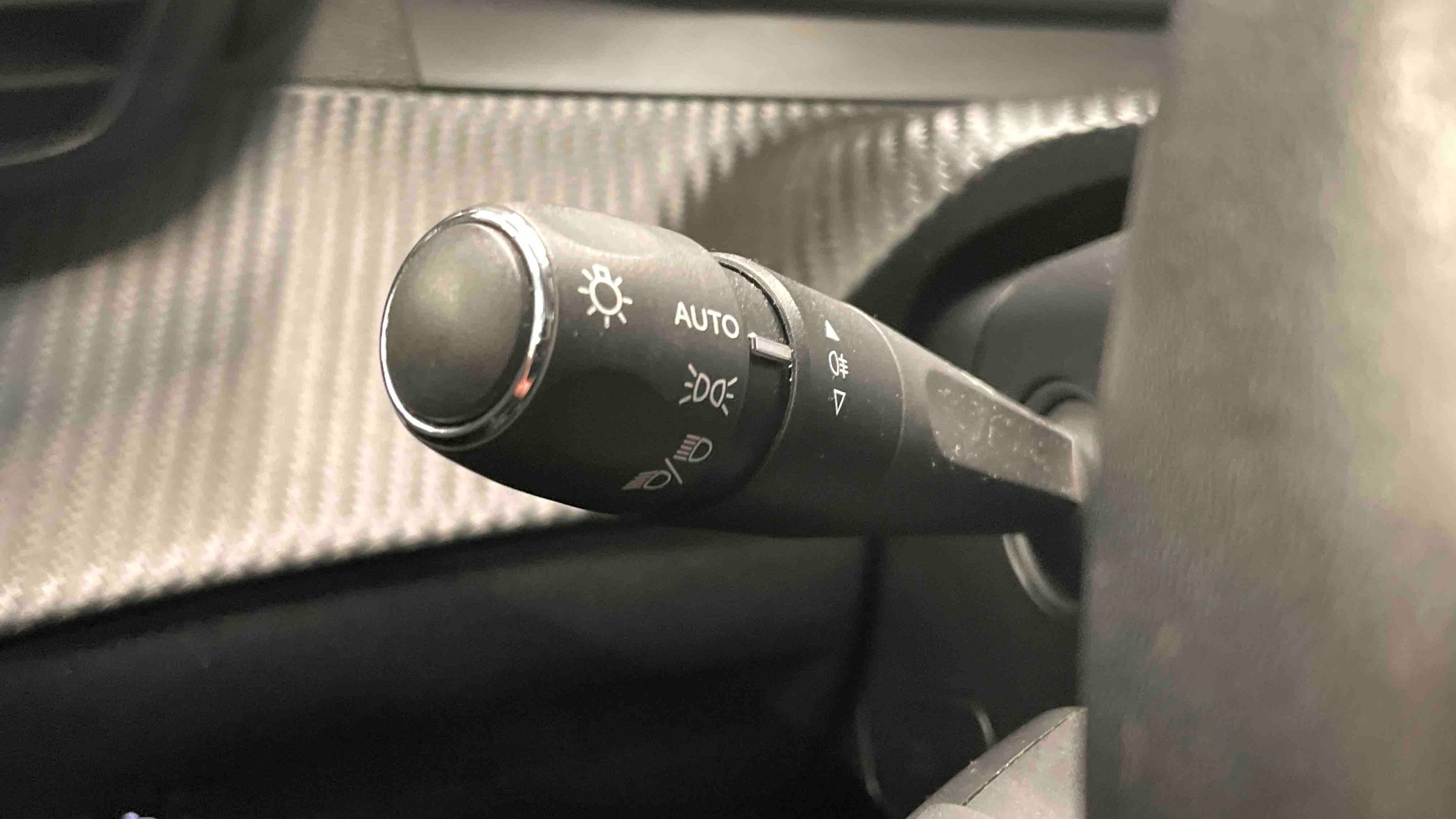 PEUGEOT 208 ALLURE PURETECH 100 S&S BVM6