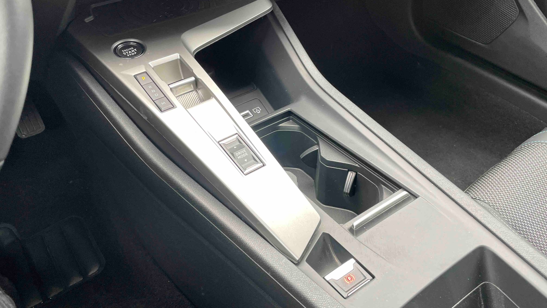 PEUGEOT 308 Hybrid 145 e-DCS6 Allure