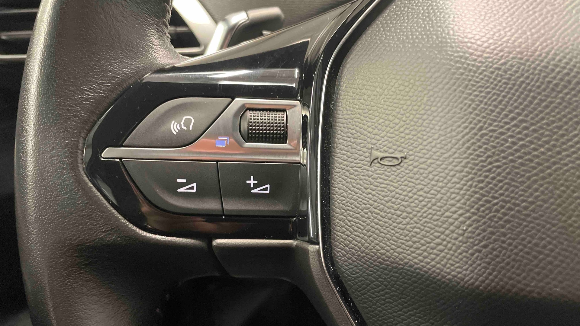 PEUGEOT 3008 BlueHDi 130ch S&S EAT8 Active Pack