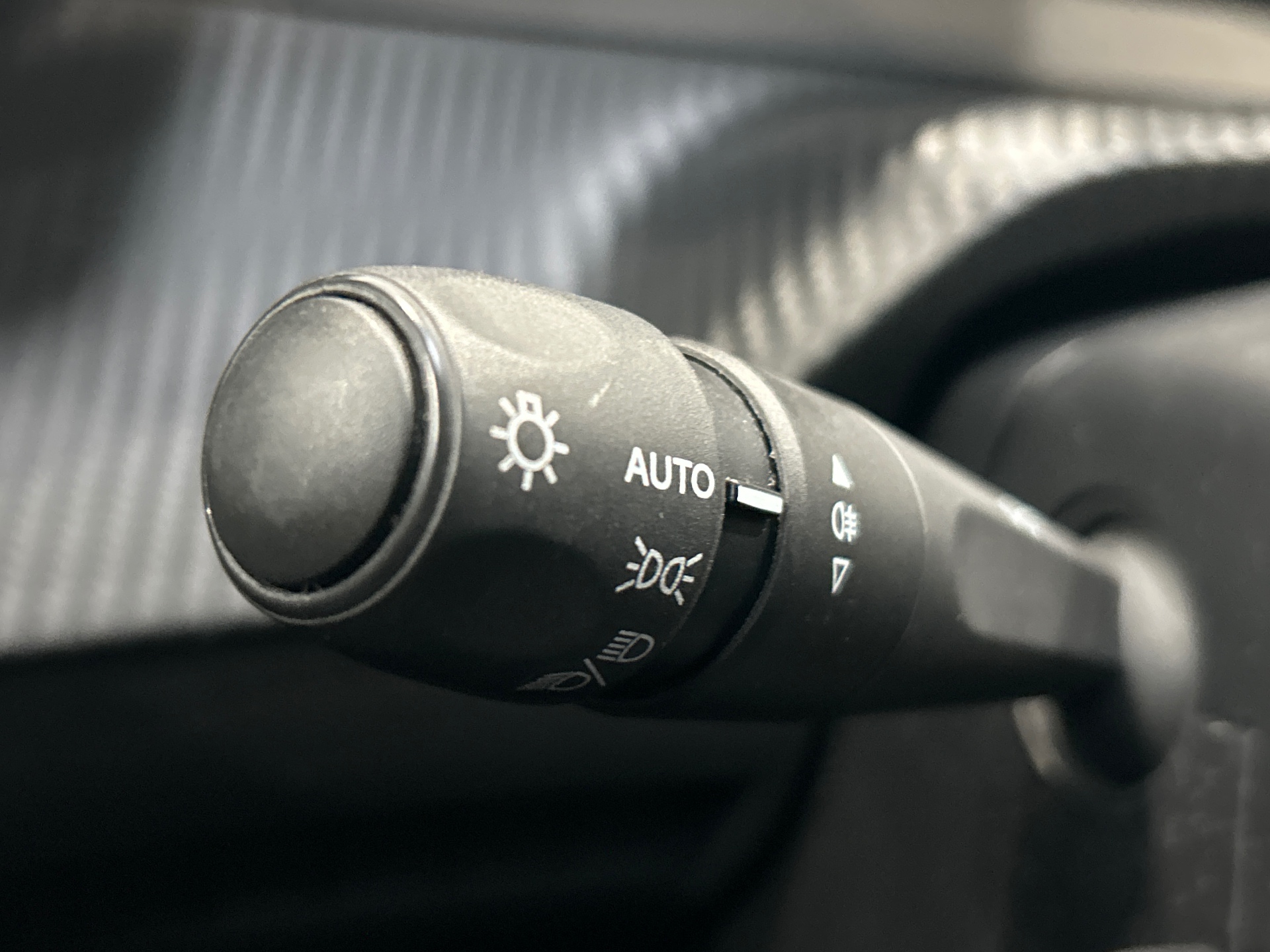 PEUGEOT 208 ALL PT100 BVM